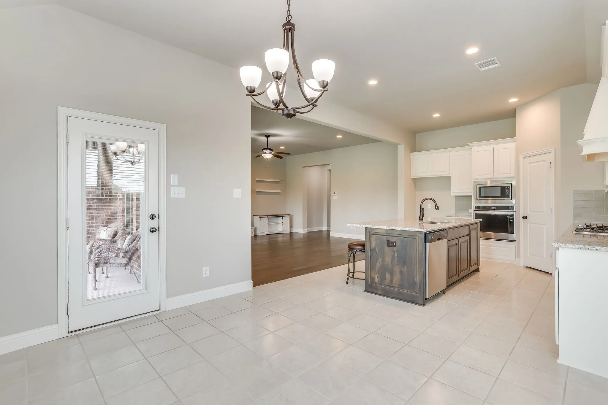 Single Family Residence For Sale in Johnson County , 131 Hawks Ridge Trail, Burleson, Texas 76028, 4 Bedroom, 2 Bathroom, 2 Garage spaces, 2,347 Sqft, built in 2020, mls#21295966, Real Estate Agent in Burleson, Homes For Sale in Johnson county, Homes For Sale in Burleson, Realtor in Burleson Texas, Real Estate Brokerage Independent Realty Texas, Luminita Cordes Realtor