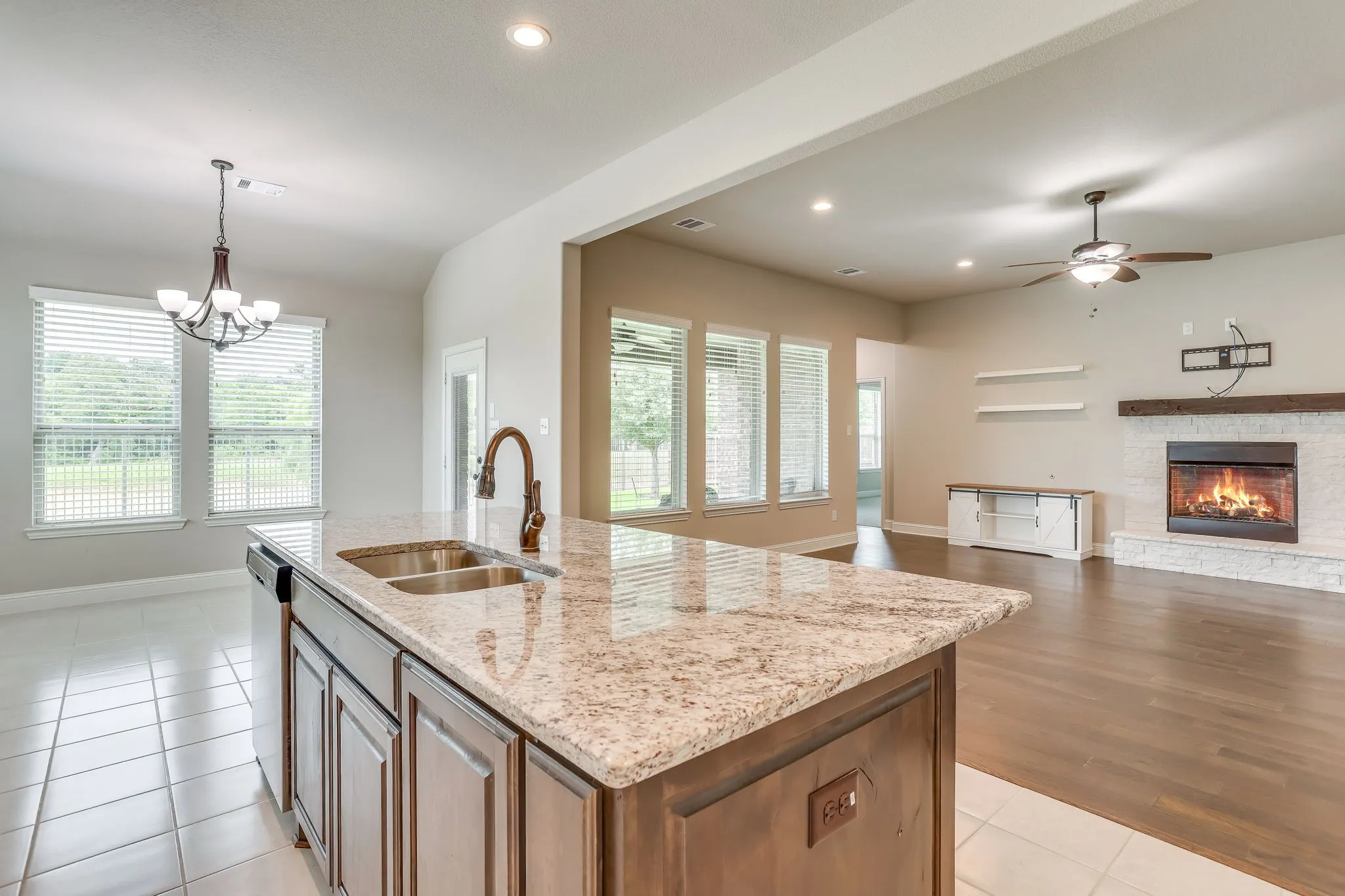 Single Family Residence For Sale in Johnson County , 131 Hawks Ridge Trail, Burleson, Texas 76028, 4 Bedroom, 2 Bathroom, 2 Garage spaces, 2,347 Sqft, built in 2020, mls#21295966, Real Estate Agent in Burleson, Homes For Sale in Johnson county, Homes For Sale in Burleson, Realtor in Burleson Texas, Real Estate Brokerage Independent Realty Texas, Luminita Cordes Realtor