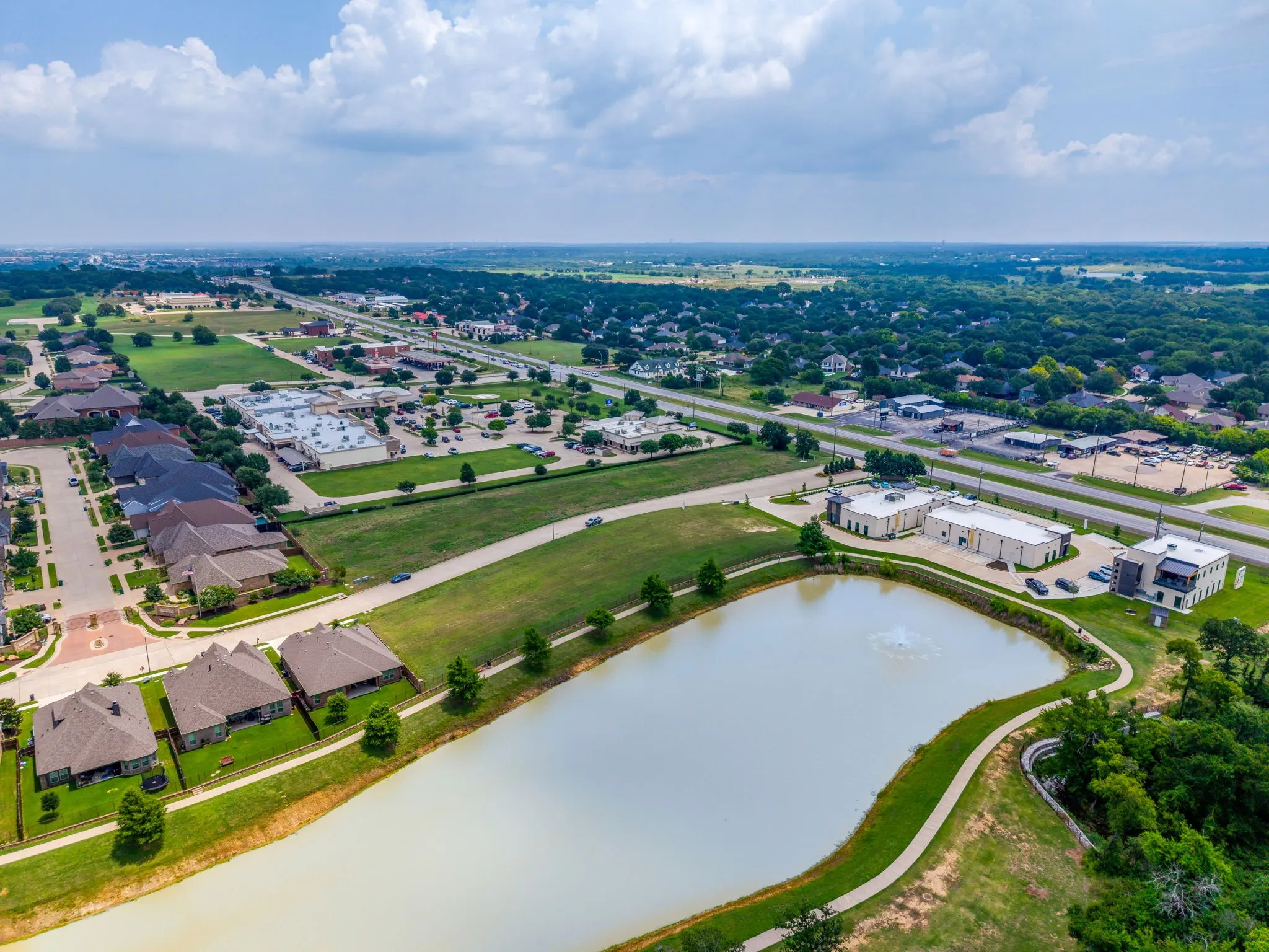 Single Family Residence For Sale in Johnson County , 131 Hawks Ridge Trail, Burleson, Texas 76028, 4 Bedroom, 2 Bathroom, 2 Garage spaces, 2,347 Sqft, built in 2020, mls#21295966, Real Estate Agent in Burleson, Homes For Sale in Johnson county, Homes For Sale in Burleson, Realtor in Burleson Texas, Real Estate Brokerage Independent Realty Texas, Luminita Cordes Realtor