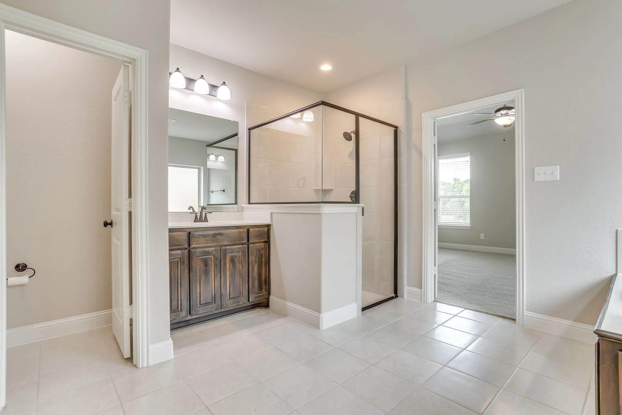 Single Family Residence For Sale in Johnson County , 131 Hawks Ridge Trail, Burleson, Texas 76028, 4 Bedroom, 2 Bathroom, 2 Garage spaces, 2,347 Sqft, built in 2020, mls#21295966, Real Estate Agent in Burleson, Homes For Sale in Johnson county, Homes For Sale in Burleson, Realtor in Burleson Texas, Real Estate Brokerage Independent Realty Texas, Luminita Cordes Realtor