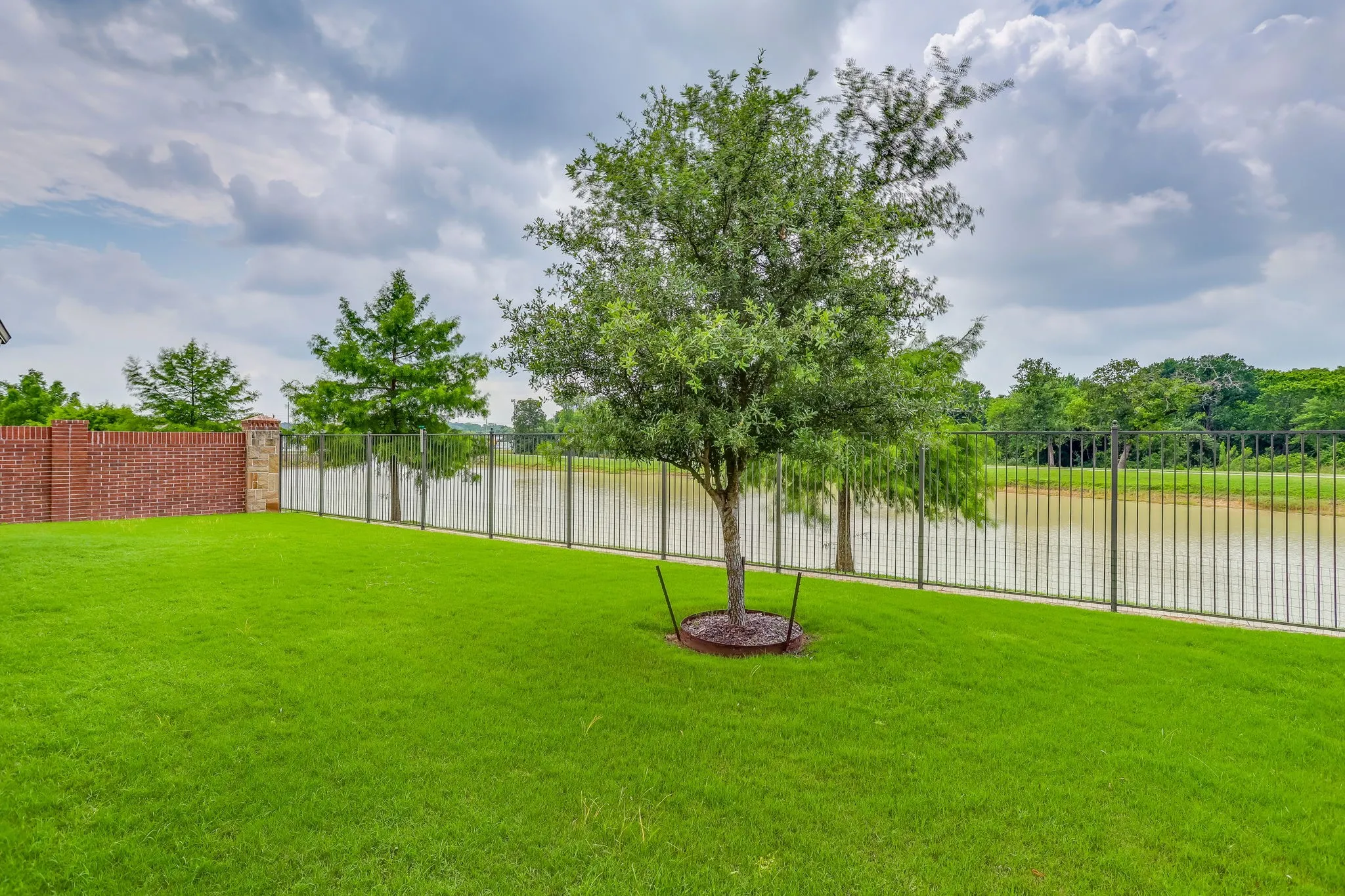 Single Family Residence For Sale in Johnson County , 131 Hawks Ridge Trail, Burleson, Texas 76028, 4 Bedroom, 2 Bathroom, 2 Garage spaces, 2,347 Sqft, built in 2020, mls#21295966, Real Estate Agent in Burleson, Homes For Sale in Johnson county, Homes For Sale in Burleson, Realtor in Burleson Texas, Real Estate Brokerage Independent Realty Texas, Luminita Cordes Realtor