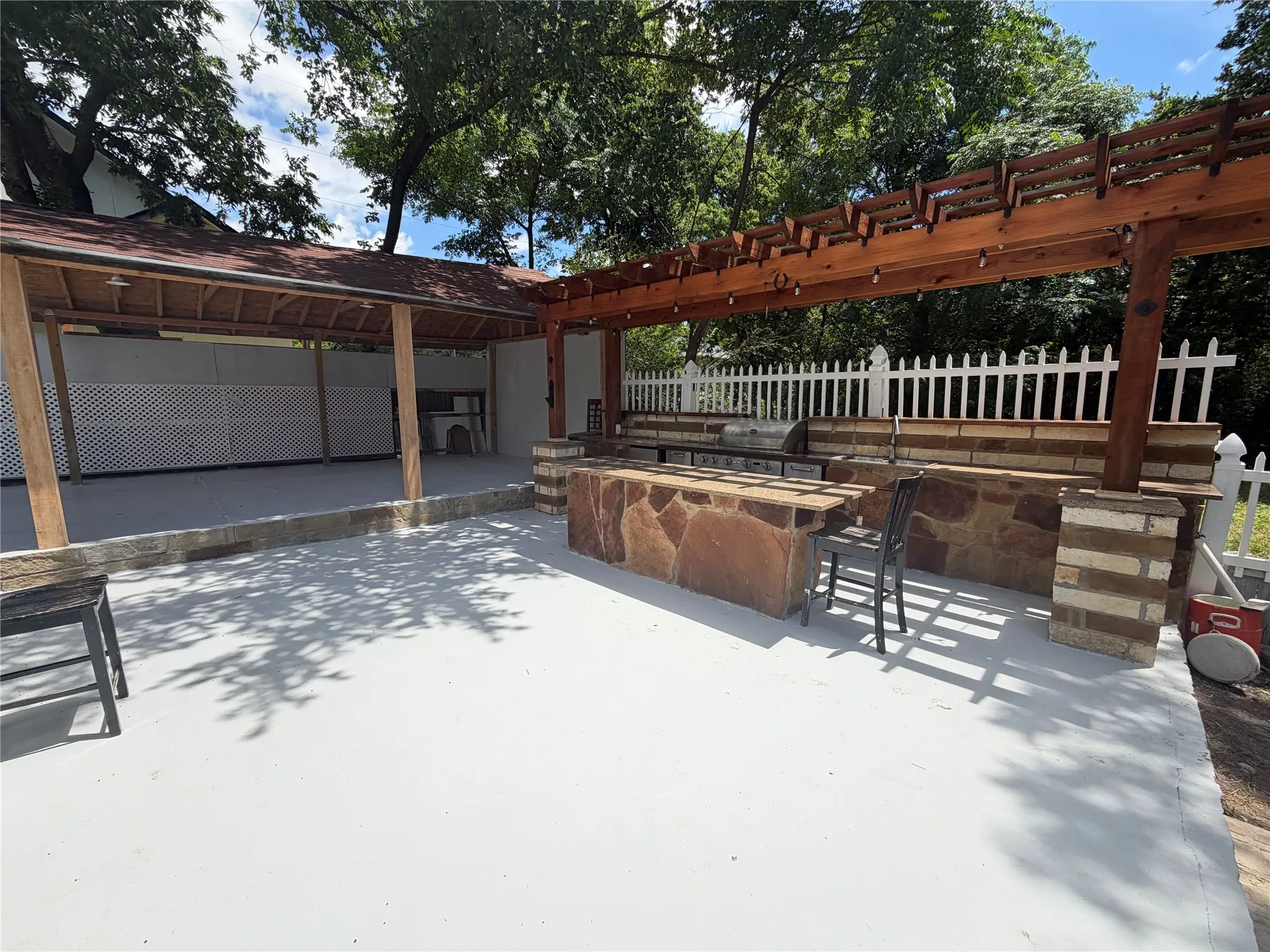 Single Family Residence For Sale in Johnson County , 701 Olive Street, Cleburne, Texas 76031, 4 Bedroom, 3 Bathroom, Garage spaces, 1,308 Sqft, built in 1940, mls#21226935, Real Estate Agent in Cleburne, Homes For Sale in Johnson county, Homes For Sale in Cleburne, Realtor in Cleburne Texas, Real Estate Brokerage Independent Realty Texas, Luminita Cordes Realtor