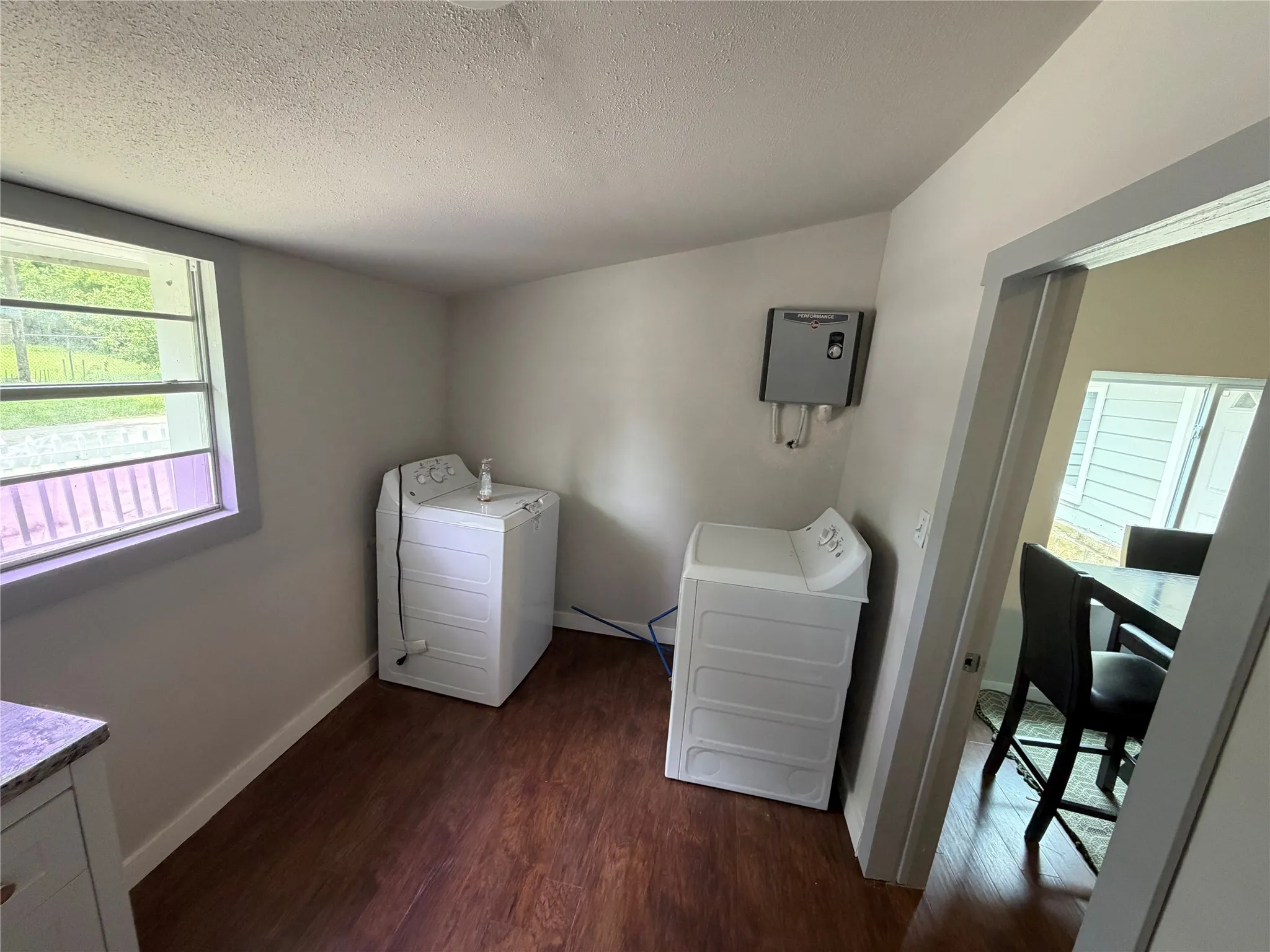 Single Family Residence For Sale in Johnson County , 701 Olive Street, Cleburne, Texas 76031, 4 Bedroom, 3 Bathroom, Garage spaces, 1,308 Sqft, built in 1940, mls#21226935, Real Estate Agent in Cleburne, Homes For Sale in Johnson county, Homes For Sale in Cleburne, Realtor in Cleburne Texas, Real Estate Brokerage Independent Realty Texas, Luminita Cordes Realtor