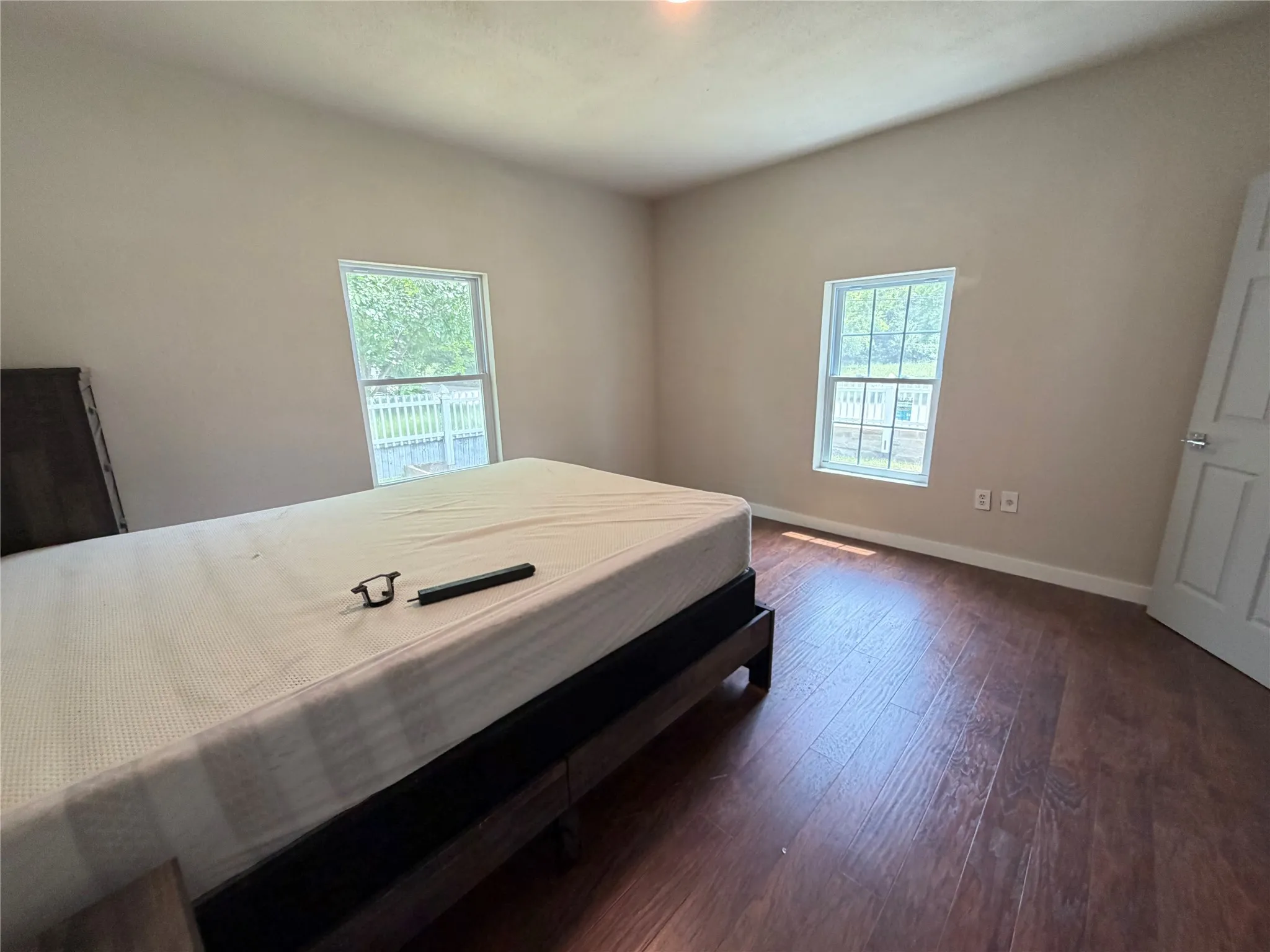 Single Family Residence For Sale in Johnson County , 701 Olive Street, Cleburne, Texas 76031, 4 Bedroom, 3 Bathroom, Garage spaces, 1,308 Sqft, built in 1940, mls#21226935, Real Estate Agent in Cleburne, Homes For Sale in Johnson county, Homes For Sale in Cleburne, Realtor in Cleburne Texas, Real Estate Brokerage Independent Realty Texas, Luminita Cordes Realtor