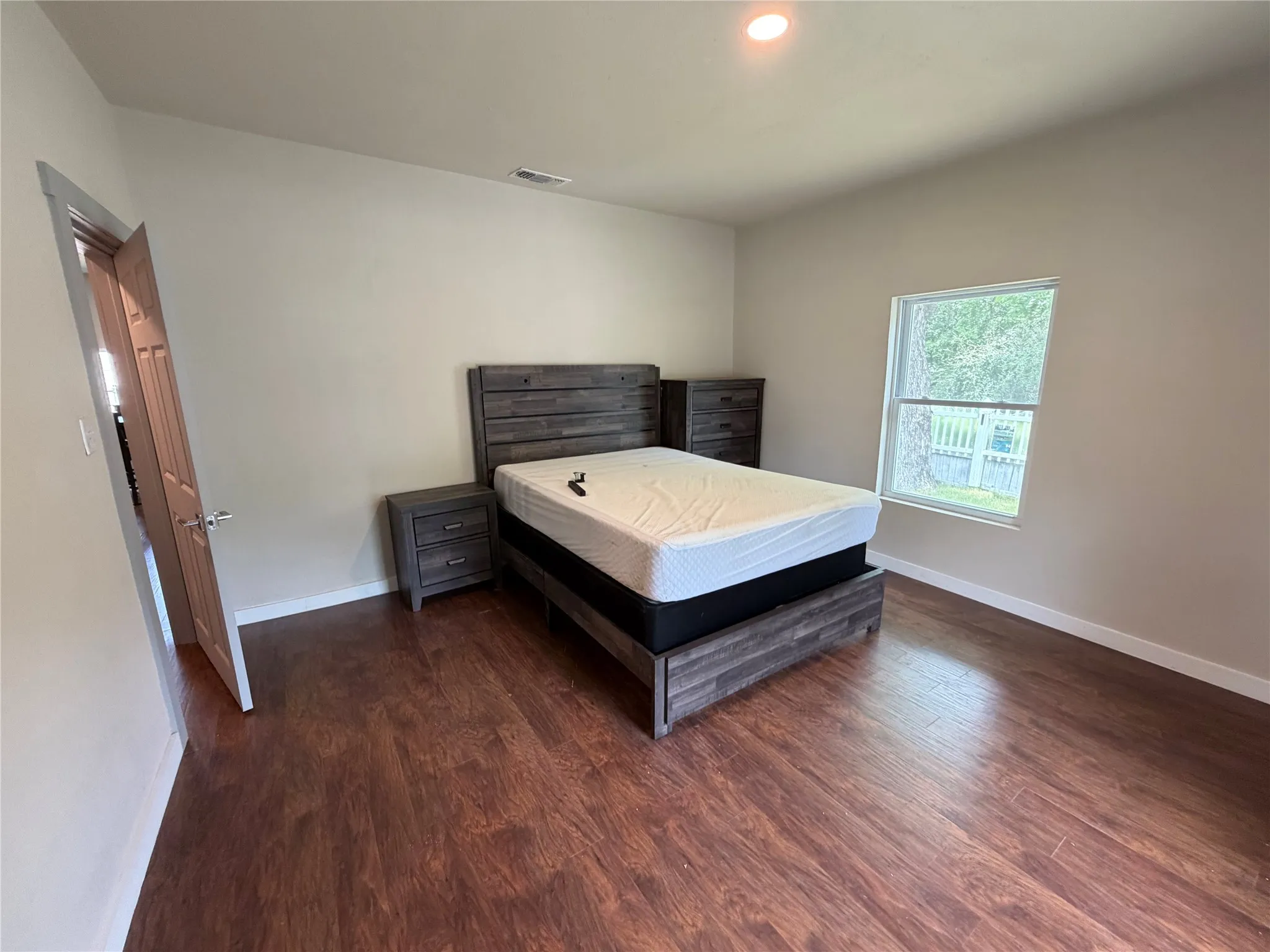 Single Family Residence For Sale in Johnson County , 701 Olive Street, Cleburne, Texas 76031, 4 Bedroom, 3 Bathroom, Garage spaces, 1,308 Sqft, built in 1940, mls#21226935, Real Estate Agent in Cleburne, Homes For Sale in Johnson county, Homes For Sale in Cleburne, Realtor in Cleburne Texas, Real Estate Brokerage Independent Realty Texas, Luminita Cordes Realtor