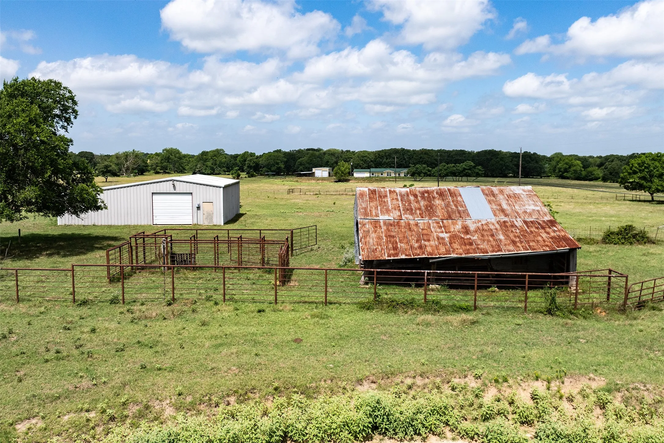 Farm For Sale in Van Zandt County , 32650 Fm 47 Highway, Canton, Texas 75103, 3 Bedroom, 2 Bathroom, 2 Garage spaces, 2,240 Sqft, built in 1984, mls#21299074, Real Estate Agent in Canton, Homes For Sale in Van Zandt county, Homes For Sale in Canton, Realtor in Canton Texas, Real Estate Brokerage Independent Realty Texas, Luminita Cordes Realtor