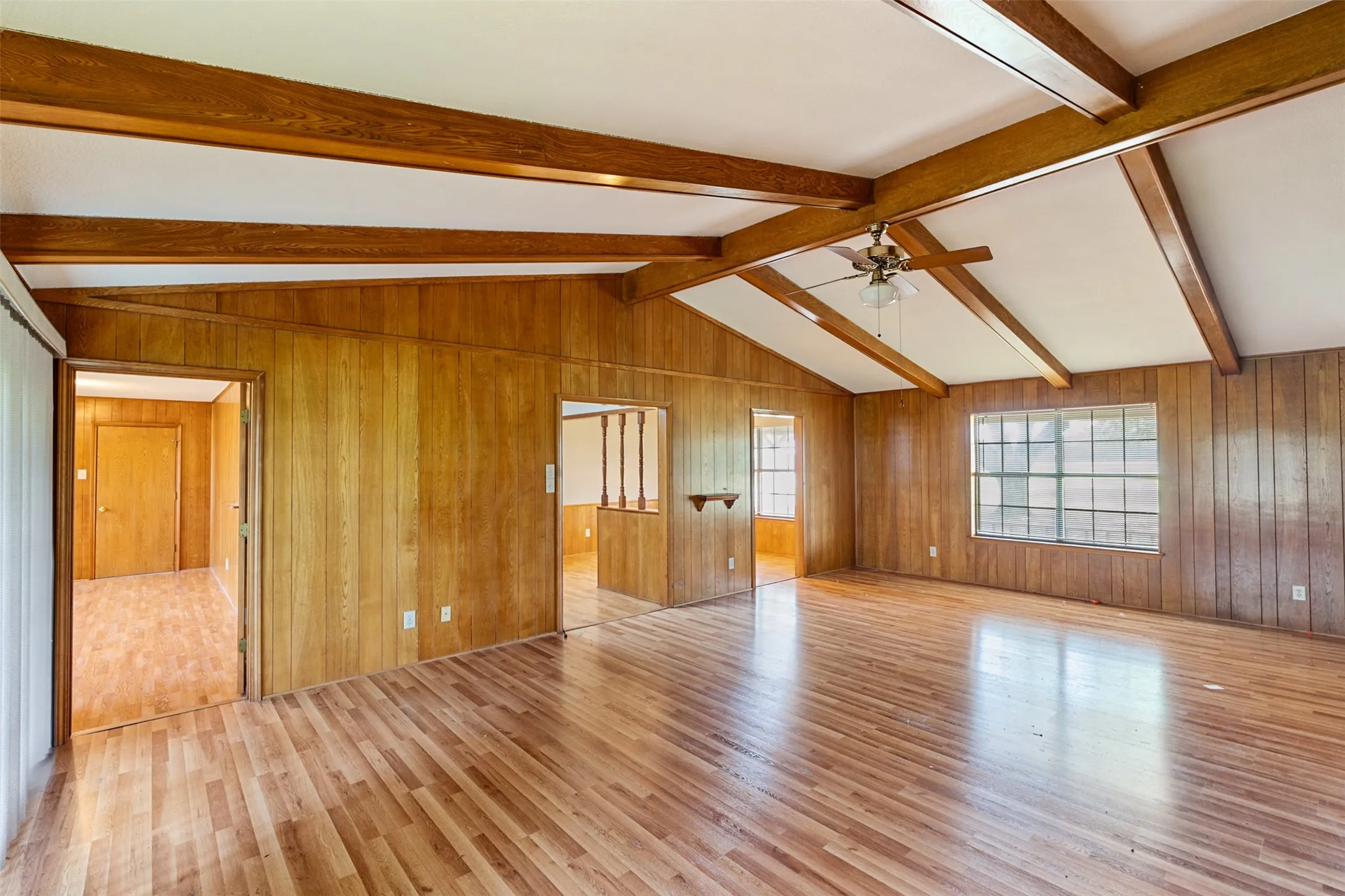Farm For Sale in Van Zandt County , 32650 Fm 47 Highway, Canton, Texas 75103, 3 Bedroom, 2 Bathroom, 2 Garage spaces, 2,240 Sqft, built in 1984, mls#21299074, Real Estate Agent in Canton, Homes For Sale in Van Zandt county, Homes For Sale in Canton, Realtor in Canton Texas, Real Estate Brokerage Independent Realty Texas, Luminita Cordes Realtor