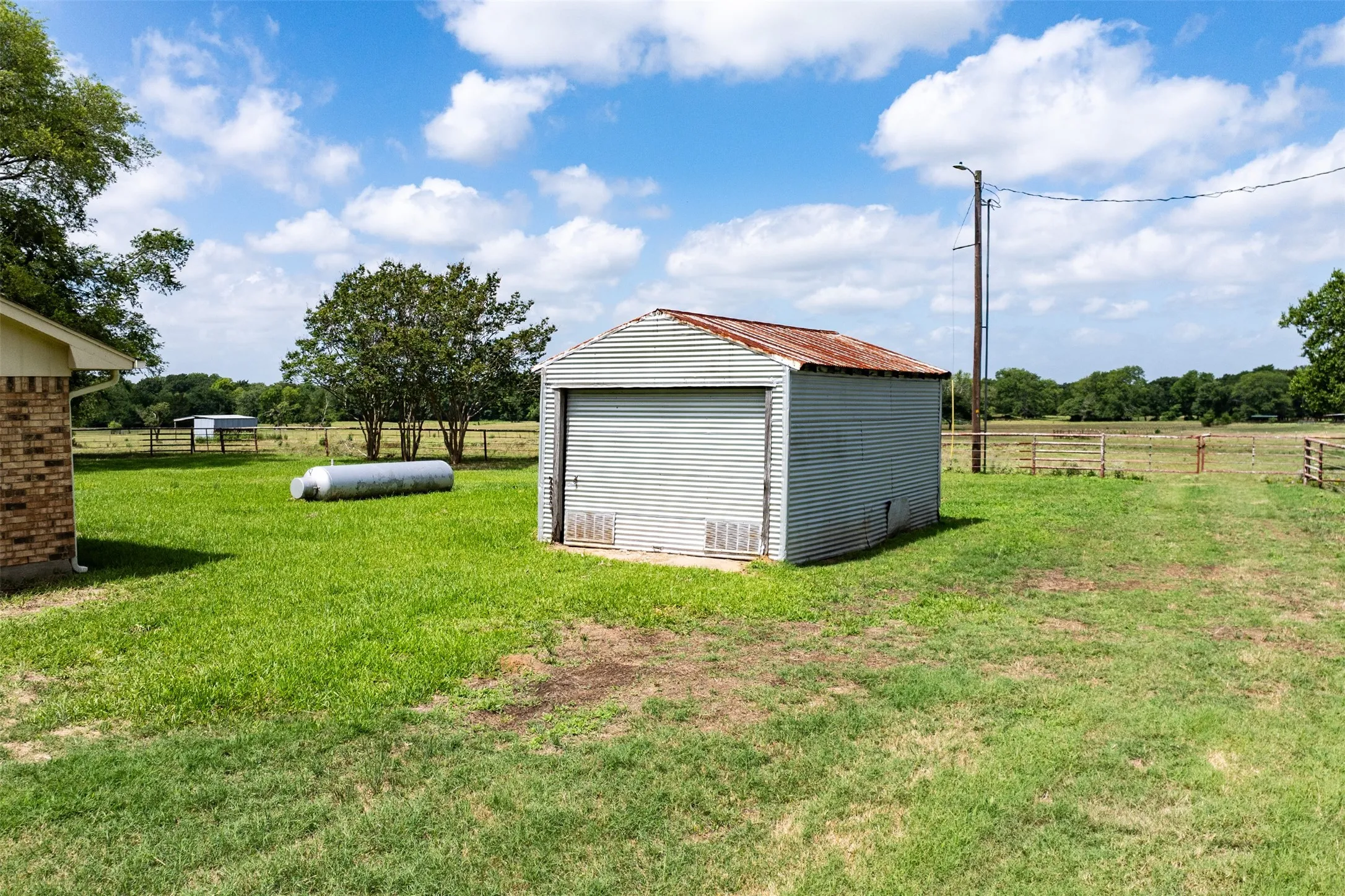 Farm For Sale in Van Zandt County , 32650 Fm 47 Highway, Canton, Texas 75103, 3 Bedroom, 2 Bathroom, 2 Garage spaces, 2,240 Sqft, built in 1984, mls#21299074, Real Estate Agent in Canton, Homes For Sale in Van Zandt county, Homes For Sale in Canton, Realtor in Canton Texas, Real Estate Brokerage Independent Realty Texas, Luminita Cordes Realtor
