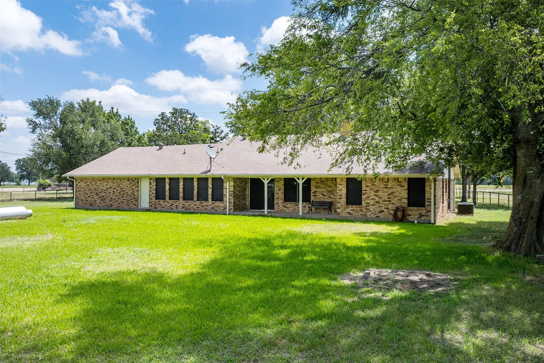 Farm For Sale in Van Zandt County , 32650 Fm 47 Highway, Canton, Texas 75103, 3 Bedroom, 2 Bathroom, 2 Garage spaces, 2,240 Sqft, built in 1984, mls#21299074, Real Estate Agent in Canton, Homes For Sale in Van Zandt county, Homes For Sale in Canton, Realtor in Canton Texas, Real Estate Brokerage Independent Realty Texas, Luminita Cordes Realtor