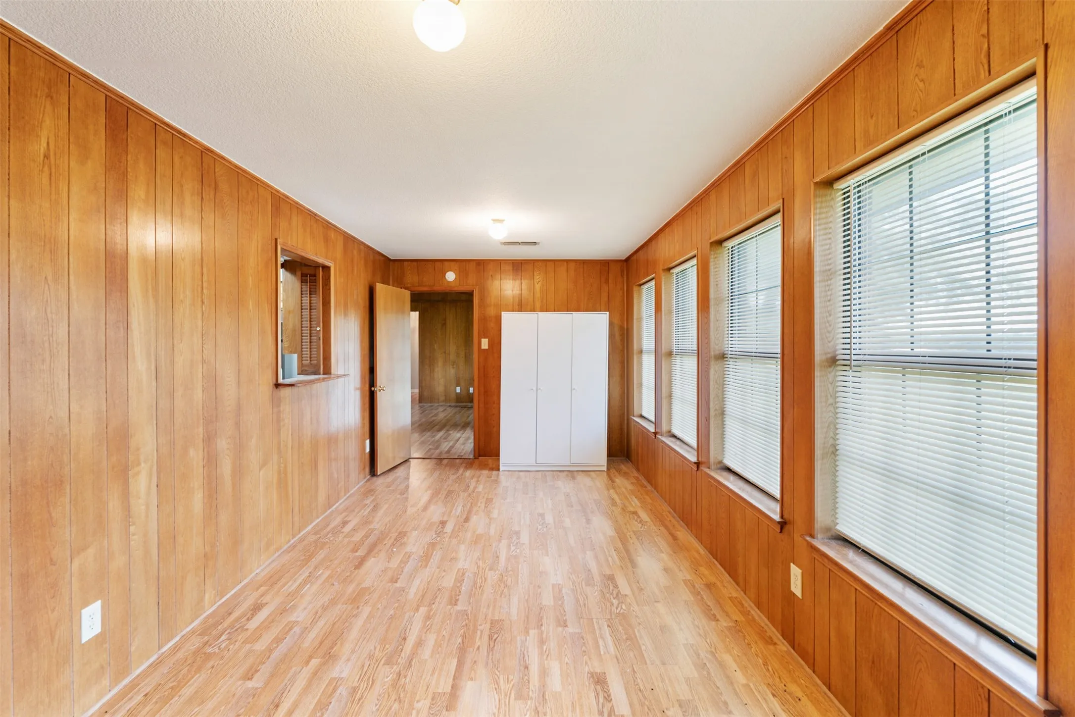 Farm For Sale in Van Zandt County , 32650 Fm 47 Highway, Canton, Texas 75103, 3 Bedroom, 2 Bathroom, 2 Garage spaces, 2,240 Sqft, built in 1984, mls#21299074, Real Estate Agent in Canton, Homes For Sale in Van Zandt county, Homes For Sale in Canton, Realtor in Canton Texas, Real Estate Brokerage Independent Realty Texas, Luminita Cordes Realtor
