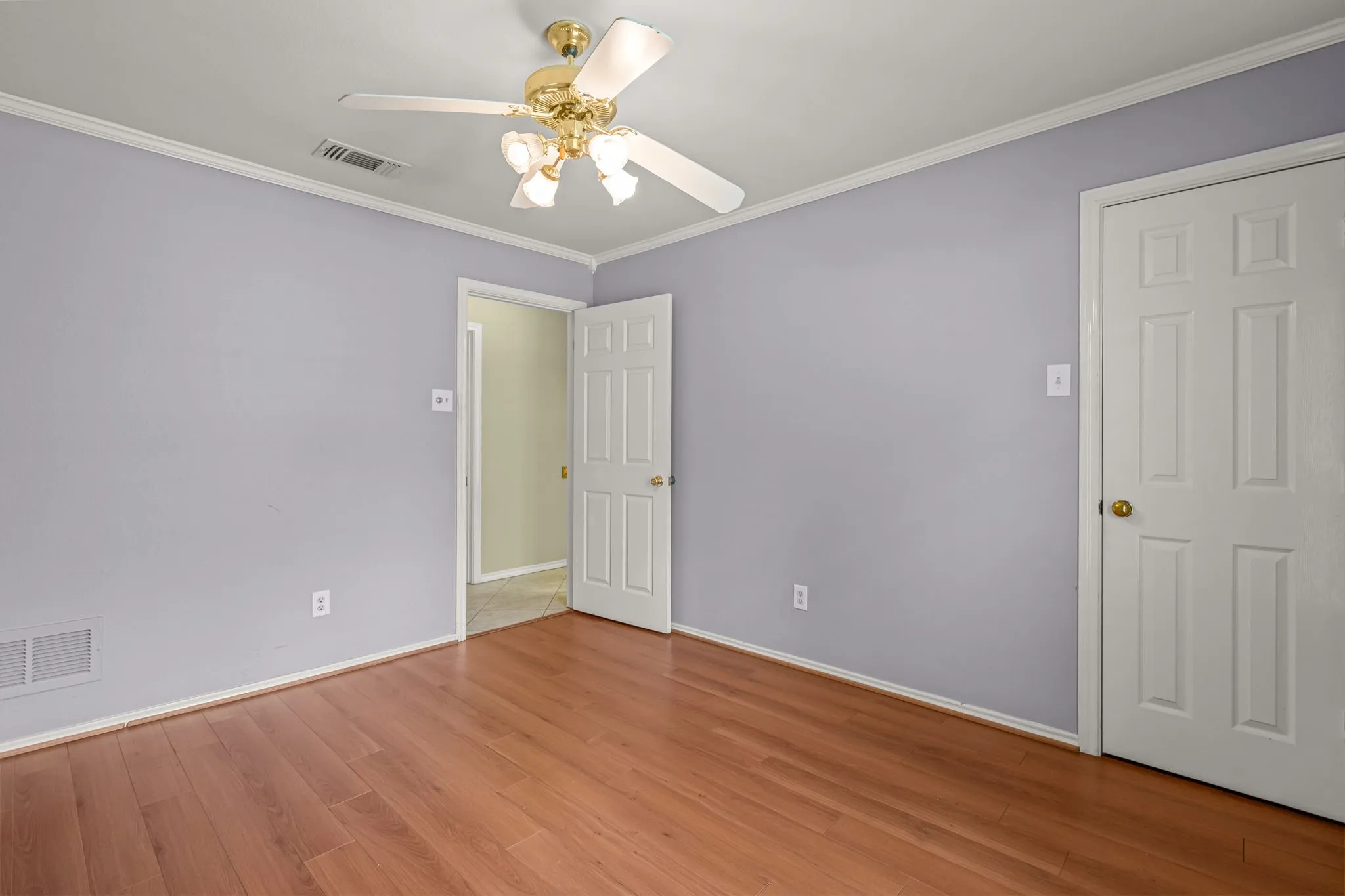 Single Family Residence For Sale in Tarrant County , 308 Southridge Lakes Parkway, Southlake, Texas 76092, 4 Bedroom, 3 Bathroom, 2 Garage spaces, 2,805 Sqft, built in 1990, mls#21296081, Real Estate Agent in Southlake, Homes For Sale in Tarrant county, Homes For Sale in Southlake, Realtor in Southlake Texas, Real Estate Brokerage Independent Realty Texas, Luminita Cordes Realtor