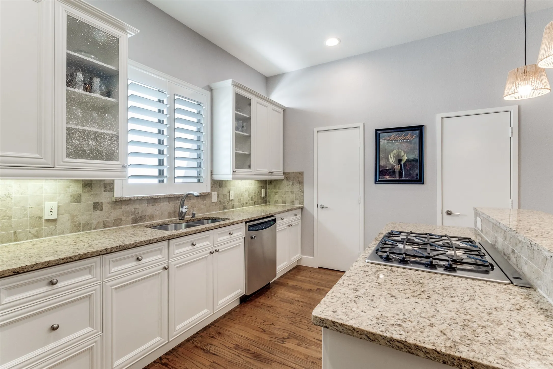 Condominium For Sale in Dallas County , 2411 N Hall Street 31, Dallas, Texas 75204, 2 Bedroom, 3 Bathroom, 2 Garage spaces, 1,810 Sqft, built in 2006, mls#21295774, Real Estate Agent in Dallas, Homes For Sale in Dallas county, Homes For Sale in Dallas, Realtor in Dallas Texas, Real Estate Brokerage Independent Realty Texas, Luminita Cordes Realtor