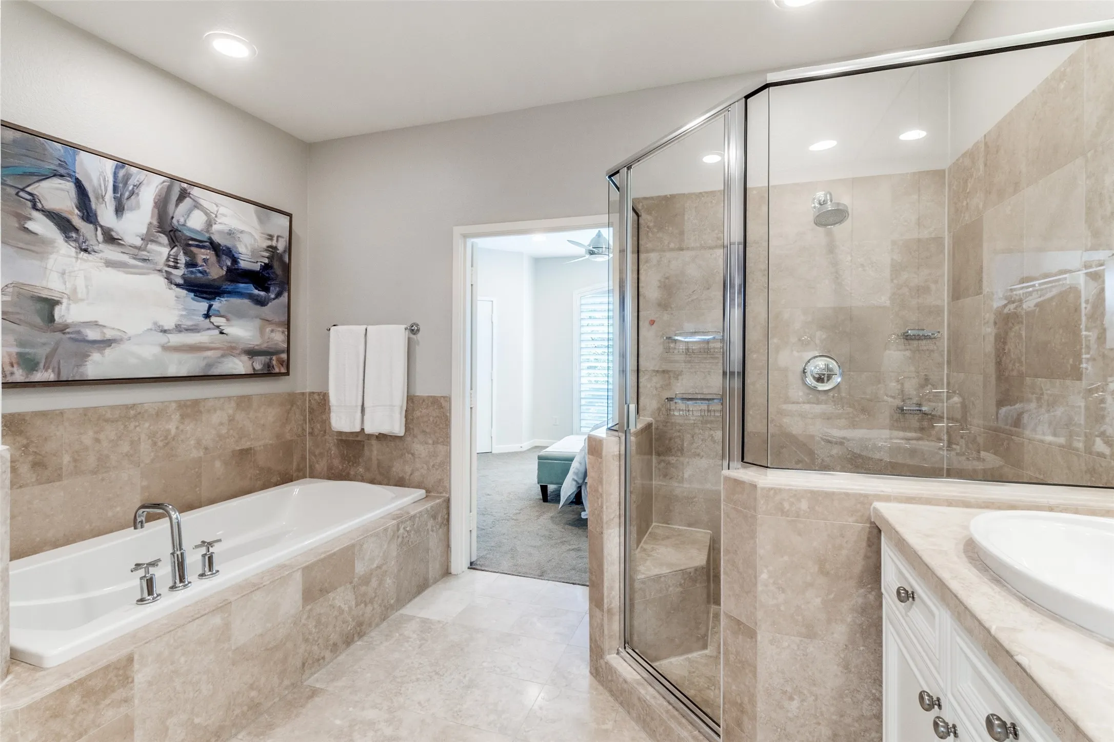 Condominium For Sale in Dallas County , 2411 N Hall Street 31, Dallas, Texas 75204, 2 Bedroom, 3 Bathroom, 2 Garage spaces, 1,810 Sqft, built in 2006, mls#21295774, Real Estate Agent in Dallas, Homes For Sale in Dallas county, Homes For Sale in Dallas, Realtor in Dallas Texas, Real Estate Brokerage Independent Realty Texas, Luminita Cordes Realtor