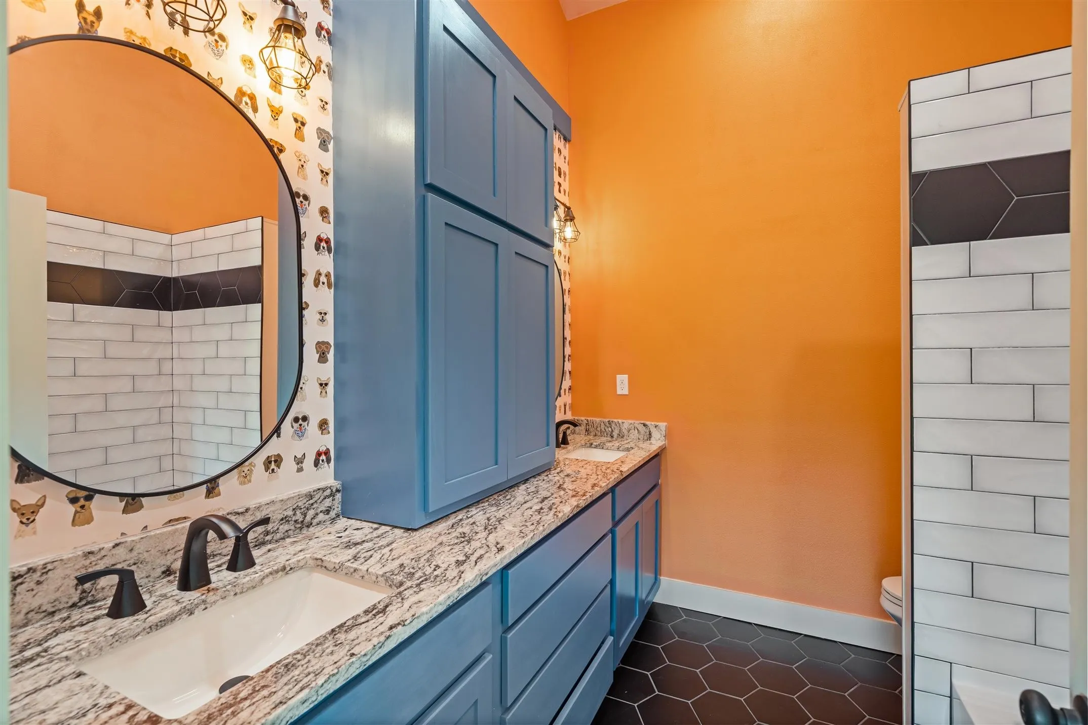 Single Family Residence For Sale in Van Zandt County , 412 Vz County Road 1413, Van, Texas 75790, 5 Bedroom, 4 Bathroom, 3 Garage spaces, 4,815 Sqft, built in 2023, mls#21299080, Real Estate Agent in Van, Homes For Sale in Van Zandt county, Homes For Sale in Van, Realtor in Van Texas, Real Estate Brokerage Independent Realty Texas, Luminita Cordes Realtor