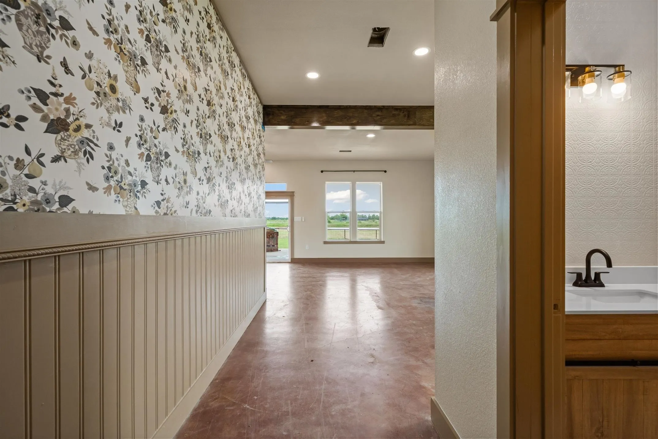Single Family Residence For Sale in Van Zandt County , 412 Vz County Road 1413, Van, Texas 75790, 5 Bedroom, 4 Bathroom, 3 Garage spaces, 4,815 Sqft, built in 2023, mls#21299080, Real Estate Agent in Van, Homes For Sale in Van Zandt county, Homes For Sale in Van, Realtor in Van Texas, Real Estate Brokerage Independent Realty Texas, Luminita Cordes Realtor