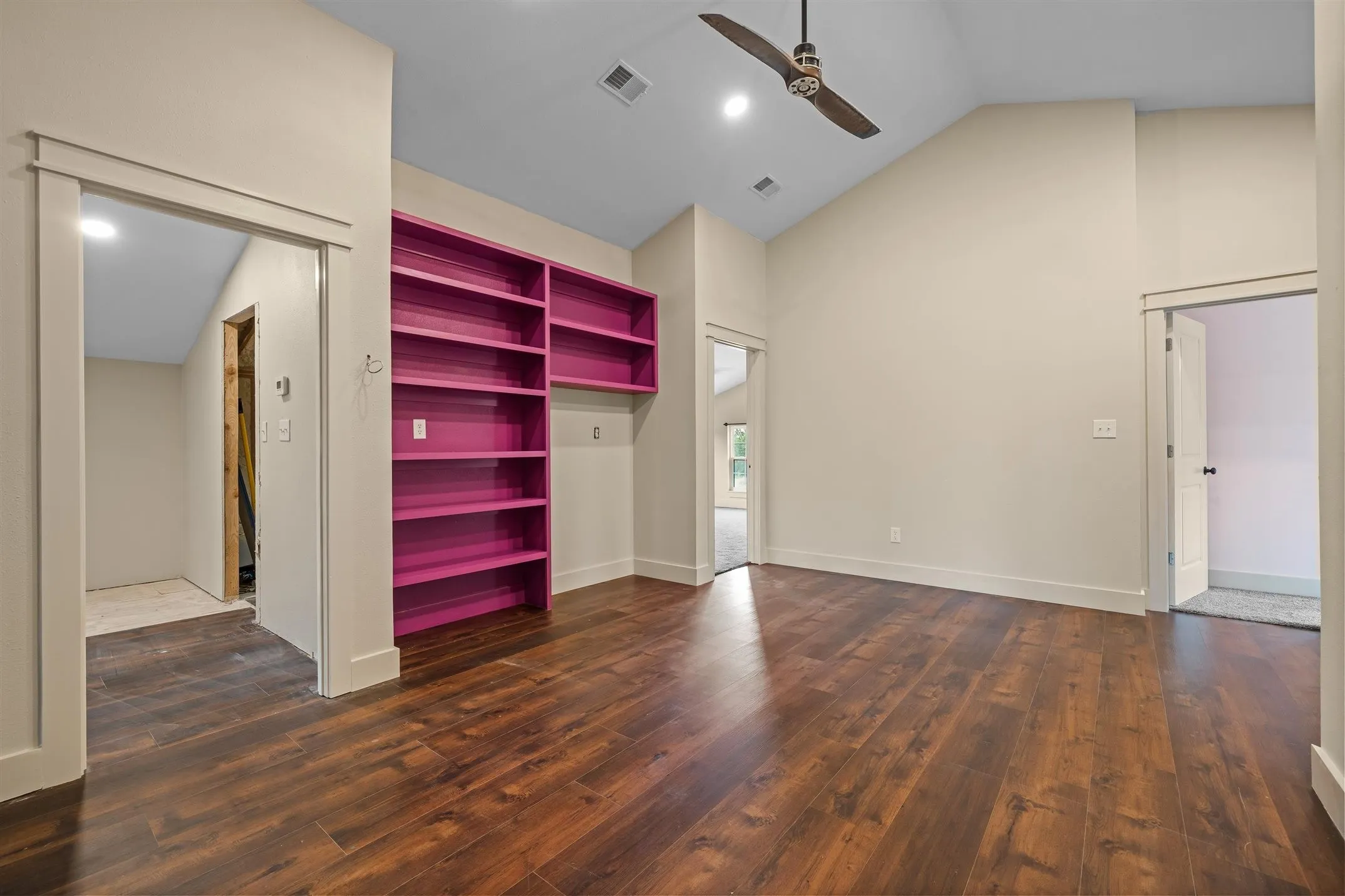 Single Family Residence For Sale in Van Zandt County , 412 Vz County Road 1413, Van, Texas 75790, 5 Bedroom, 4 Bathroom, 3 Garage spaces, 4,815 Sqft, built in 2023, mls#21299080, Real Estate Agent in Van, Homes For Sale in Van Zandt county, Homes For Sale in Van, Realtor in Van Texas, Real Estate Brokerage Independent Realty Texas, Luminita Cordes Realtor