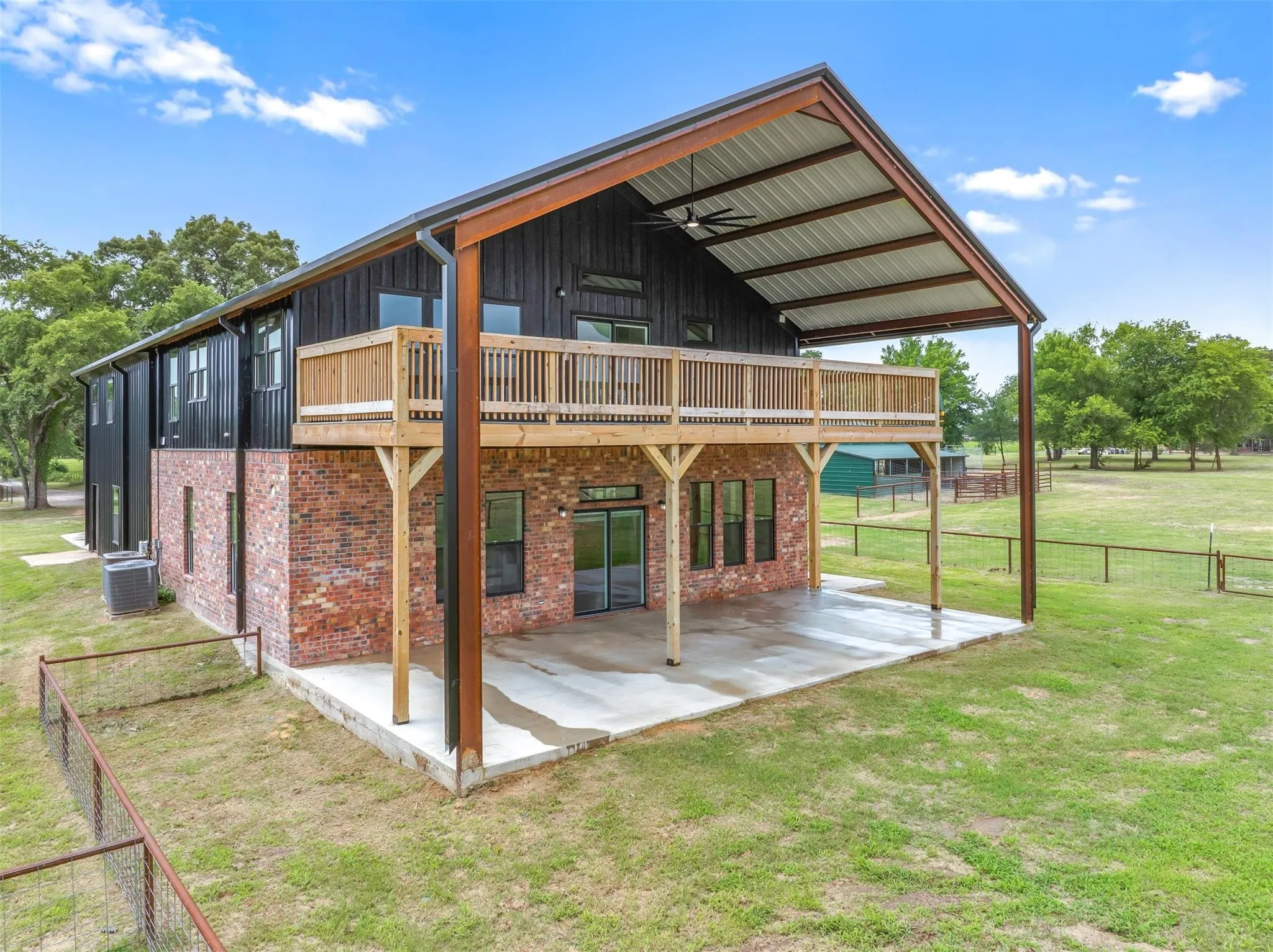 Single Family Residence For Sale in Van Zandt County , 412 Vz County Road 1413, Van, Texas 75790, 5 Bedroom, 4 Bathroom, 3 Garage spaces, 4,815 Sqft, built in 2023, mls#21299080, Real Estate Agent in Van, Homes For Sale in Van Zandt county, Homes For Sale in Van, Realtor in Van Texas, Real Estate Brokerage Independent Realty Texas, Luminita Cordes Realtor