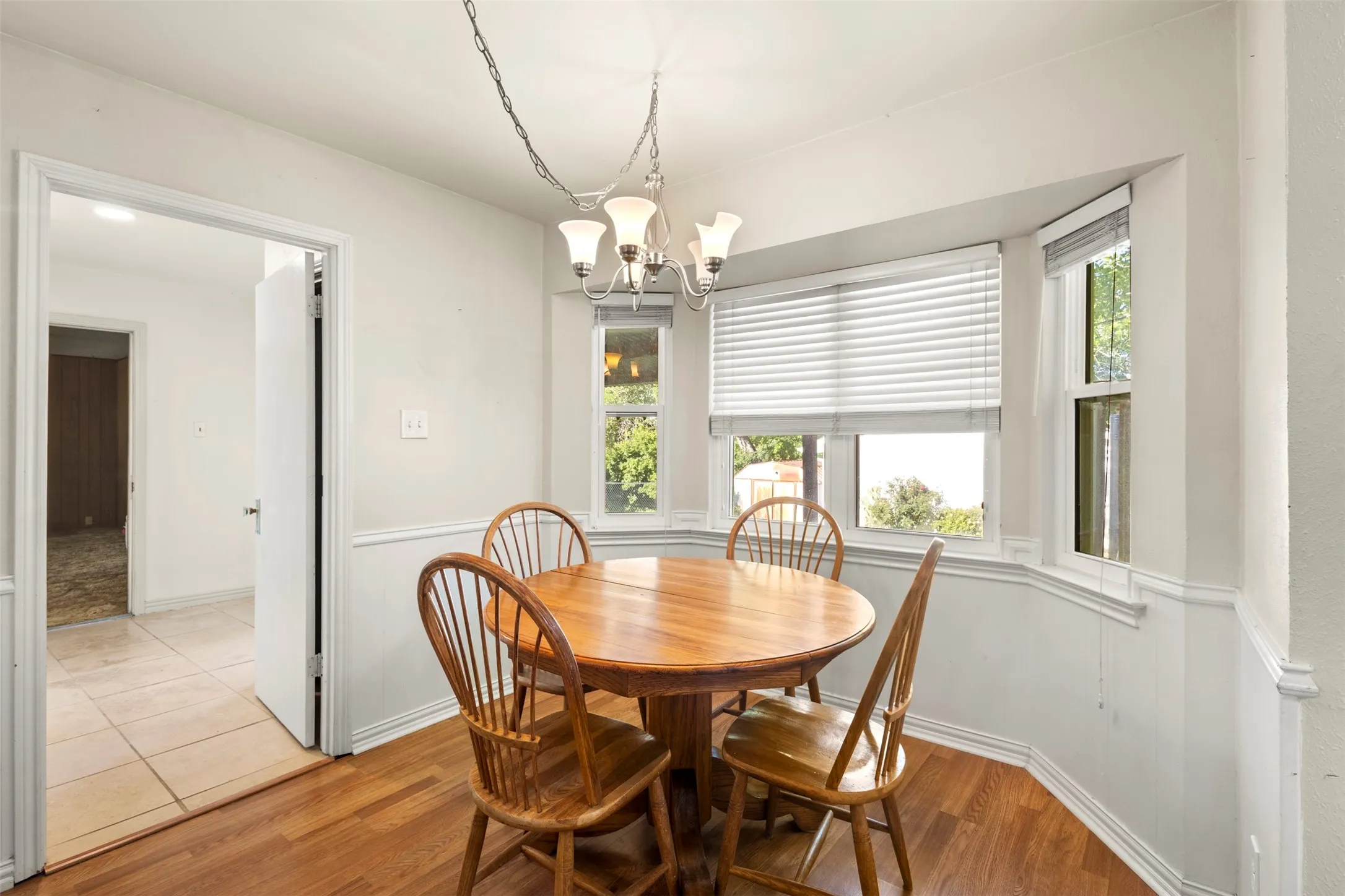Breakfast nook area