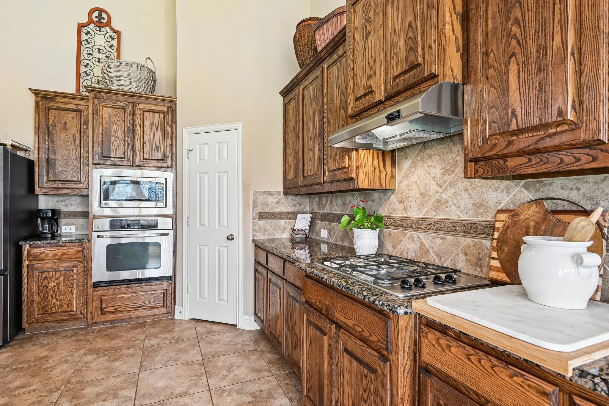 Single Family Residence For Sale in Collin County , 9566 Avalon Drive, Frisco, Texas 75035, 5 Bedroom, 4 Bathroom, 2 Garage spaces, 3,395 Sqft, built in 2008, mls#21297587, Real Estate Agent in Frisco, Homes For Sale in Collin county, Homes For Sale in Frisco, Realtor in Frisco Texas, Real Estate Brokerage Independent Realty Texas, Luminita Cordes Realtor