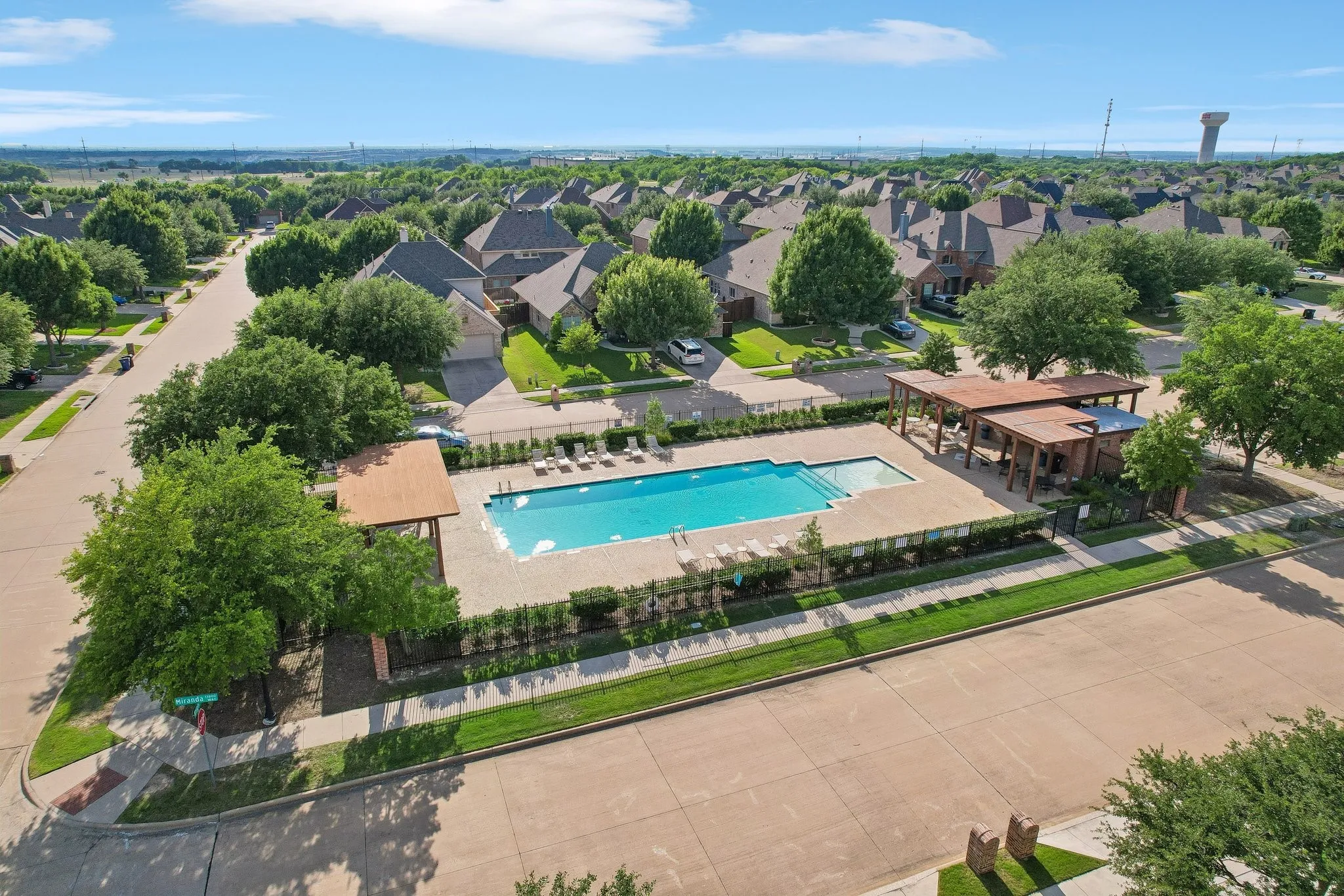 Single Family Residence For Sale in Collin County , 9566 Avalon Drive, Frisco, Texas 75035, 5 Bedroom, 4 Bathroom, 2 Garage spaces, 3,395 Sqft, built in 2008, mls#21297587, Real Estate Agent in Frisco, Homes For Sale in Collin county, Homes For Sale in Frisco, Realtor in Frisco Texas, Real Estate Brokerage Independent Realty Texas, Luminita Cordes Realtor