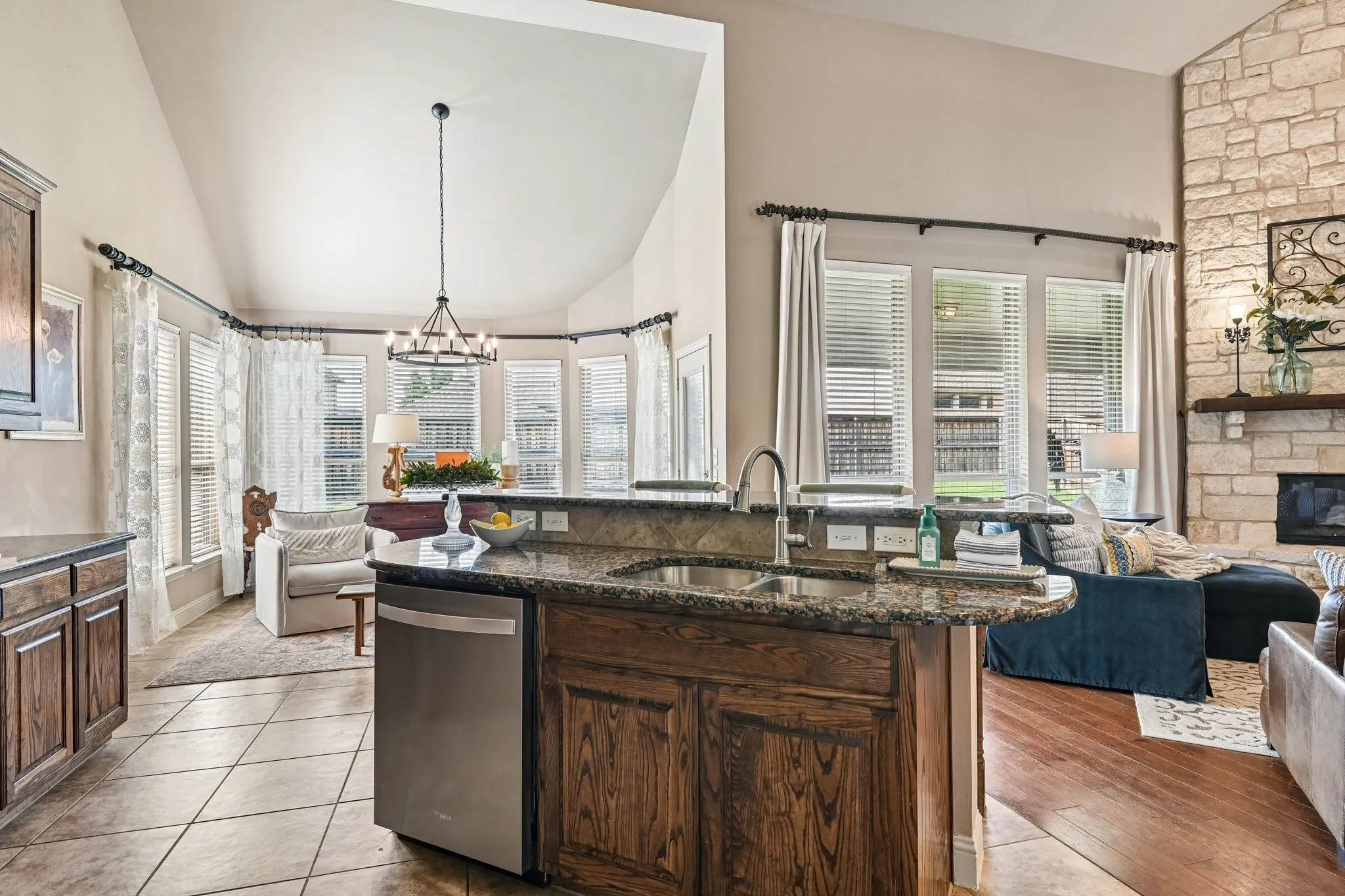 Single Family Residence For Sale in Collin County , 9566 Avalon Drive, Frisco, Texas 75035, 5 Bedroom, 4 Bathroom, 2 Garage spaces, 3,395 Sqft, built in 2008, mls#21297587, Real Estate Agent in Frisco, Homes For Sale in Collin county, Homes For Sale in Frisco, Realtor in Frisco Texas, Real Estate Brokerage Independent Realty Texas, Luminita Cordes Realtor