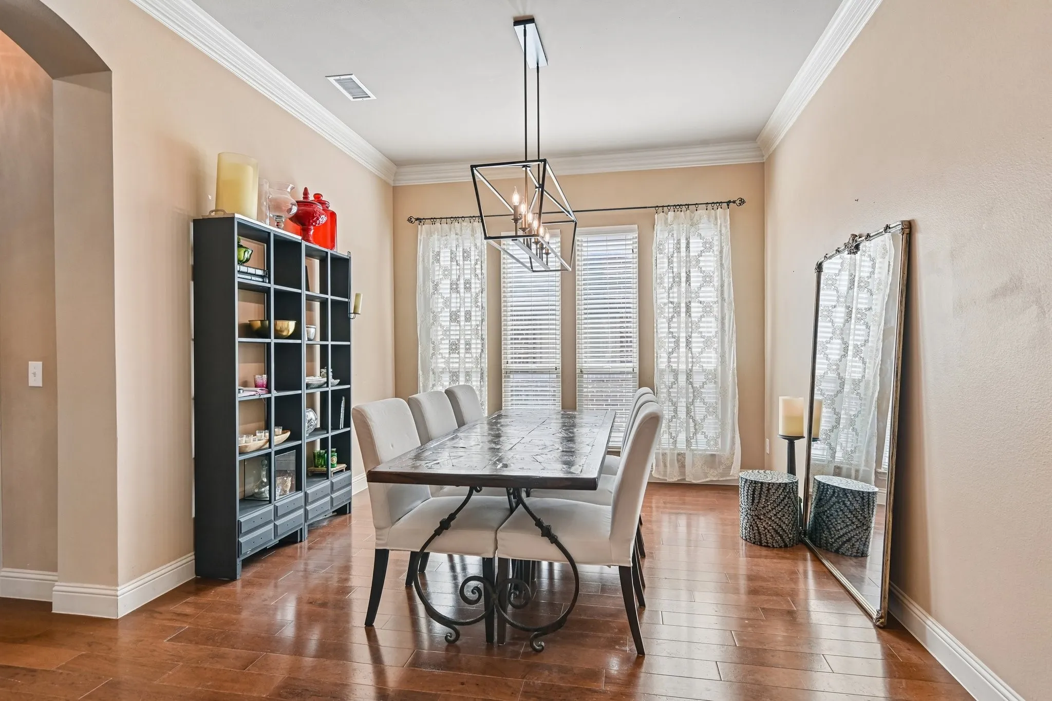 Single Family Residence For Sale in Collin County , 9566 Avalon Drive, Frisco, Texas 75035, 5 Bedroom, 4 Bathroom, 2 Garage spaces, 3,395 Sqft, built in 2008, mls#21297587, Real Estate Agent in Frisco, Homes For Sale in Collin county, Homes For Sale in Frisco, Realtor in Frisco Texas, Real Estate Brokerage Independent Realty Texas, Luminita Cordes Realtor