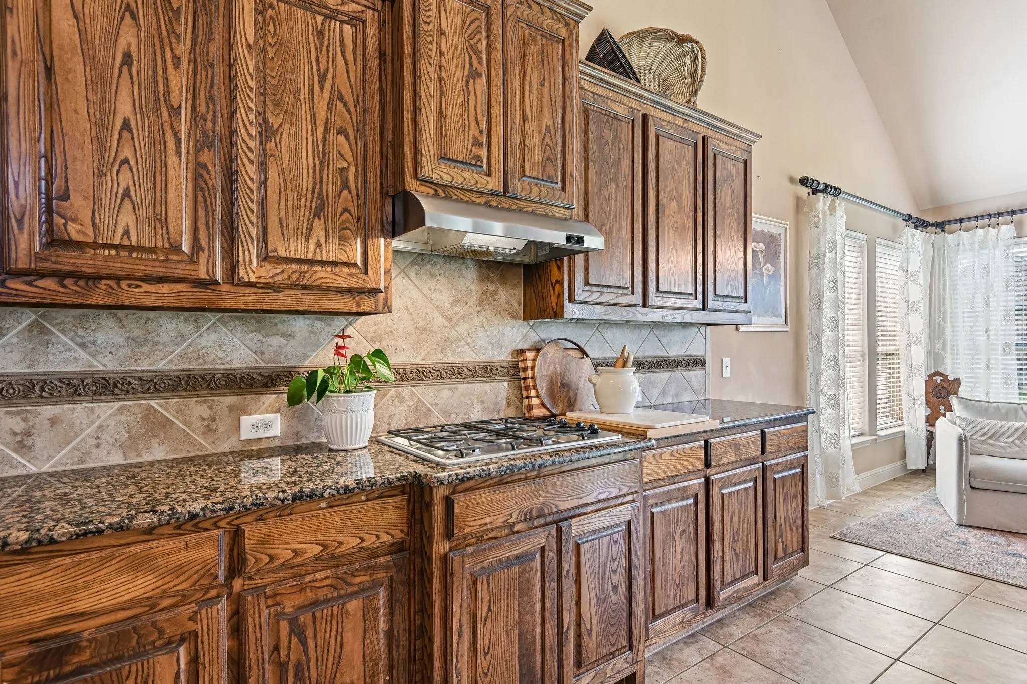 Single Family Residence For Sale in Collin County , 9566 Avalon Drive, Frisco, Texas 75035, 5 Bedroom, 4 Bathroom, 2 Garage spaces, 3,395 Sqft, built in 2008, mls#21297587, Real Estate Agent in Frisco, Homes For Sale in Collin county, Homes For Sale in Frisco, Realtor in Frisco Texas, Real Estate Brokerage Independent Realty Texas, Luminita Cordes Realtor