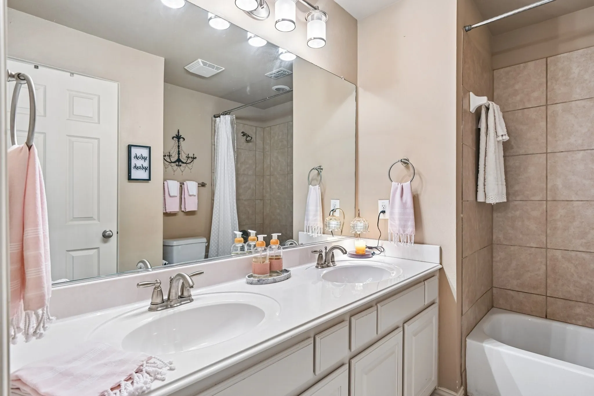 Single Family Residence For Sale in Collin County , 9566 Avalon Drive, Frisco, Texas 75035, 5 Bedroom, 4 Bathroom, 2 Garage spaces, 3,395 Sqft, built in 2008, mls#21297587, Real Estate Agent in Frisco, Homes For Sale in Collin county, Homes For Sale in Frisco, Realtor in Frisco Texas, Real Estate Brokerage Independent Realty Texas, Luminita Cordes Realtor