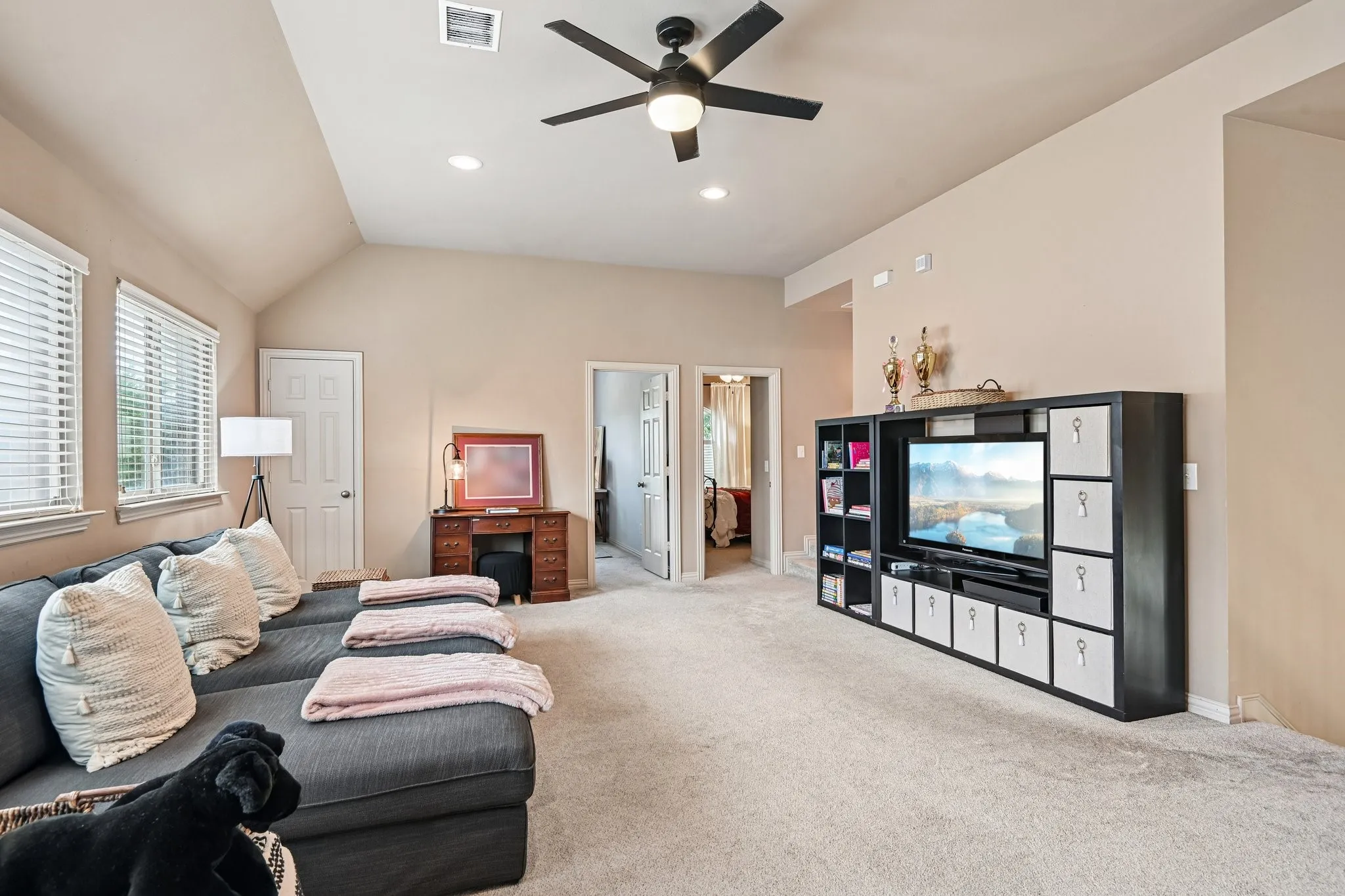 Single Family Residence For Sale in Collin County , 9566 Avalon Drive, Frisco, Texas 75035, 5 Bedroom, 4 Bathroom, 2 Garage spaces, 3,395 Sqft, built in 2008, mls#21297587, Real Estate Agent in Frisco, Homes For Sale in Collin county, Homes For Sale in Frisco, Realtor in Frisco Texas, Real Estate Brokerage Independent Realty Texas, Luminita Cordes Realtor