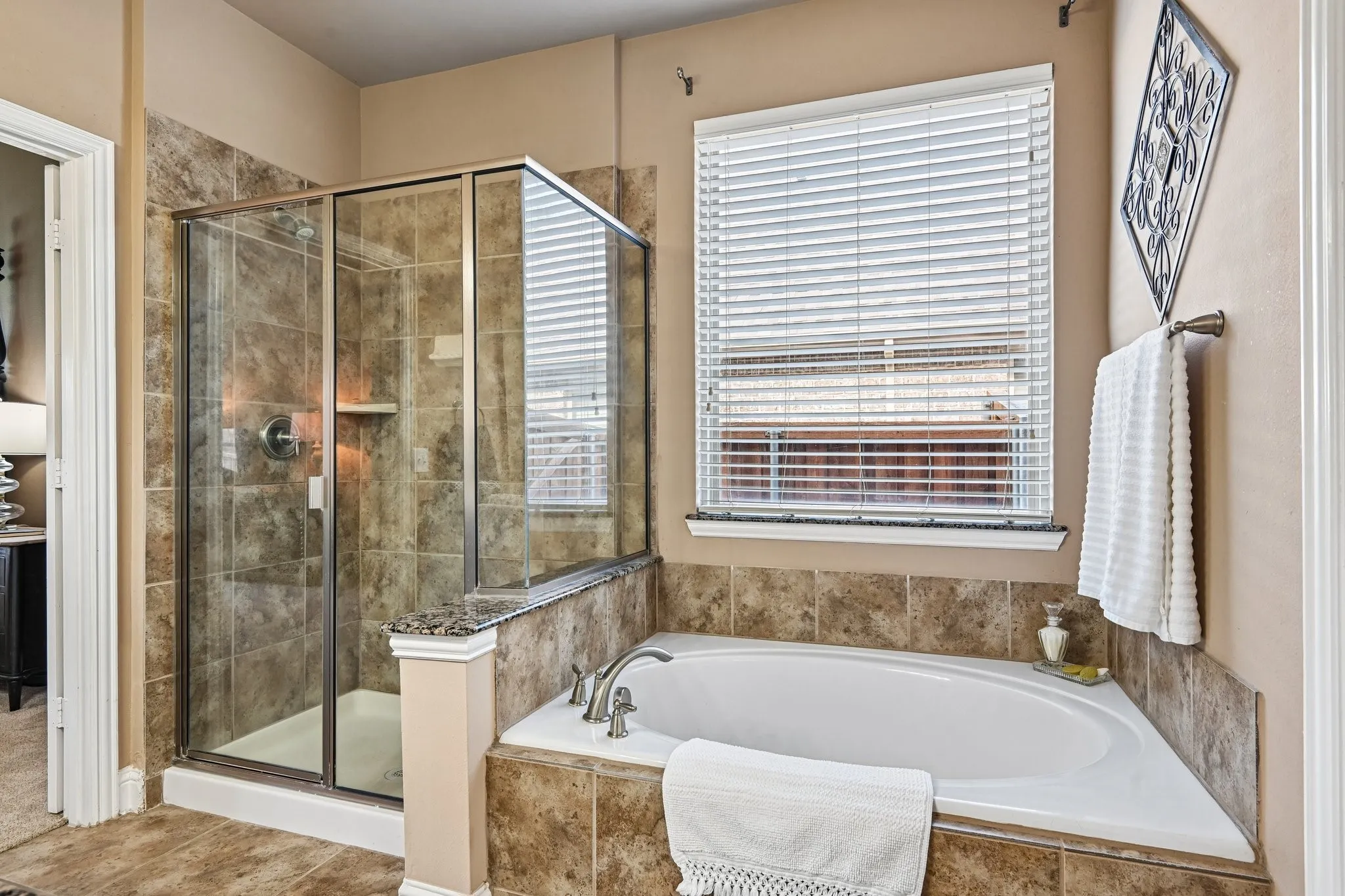 Single Family Residence For Sale in Collin County , 9566 Avalon Drive, Frisco, Texas 75035, 5 Bedroom, 4 Bathroom, 2 Garage spaces, 3,395 Sqft, built in 2008, mls#21297587, Real Estate Agent in Frisco, Homes For Sale in Collin county, Homes For Sale in Frisco, Realtor in Frisco Texas, Real Estate Brokerage Independent Realty Texas, Luminita Cordes Realtor