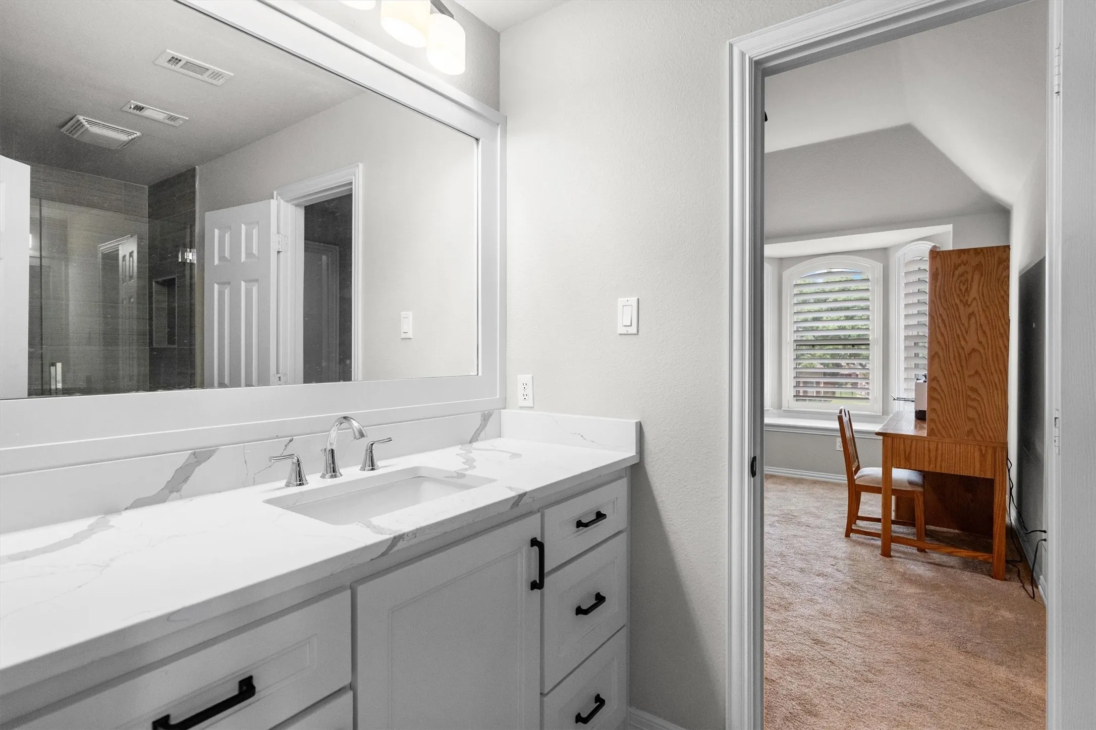 Single Family Residence For Rent in Tarrant County , 703 Verdun Court, Southlake, Texas 76092, 5 Bedroom, 5 Bathroom, 3 Garage spaces, 4,192 Sqft, built in 1997, mls#21295560, Real Estate Agent in Southlake, Homes For Rent in Tarrant county, Homes For Rent in Southlake, Realtor in Southlake Texas, Real Estate Brokerage Independent Realty Texas, Luminita Cordes Realtor
