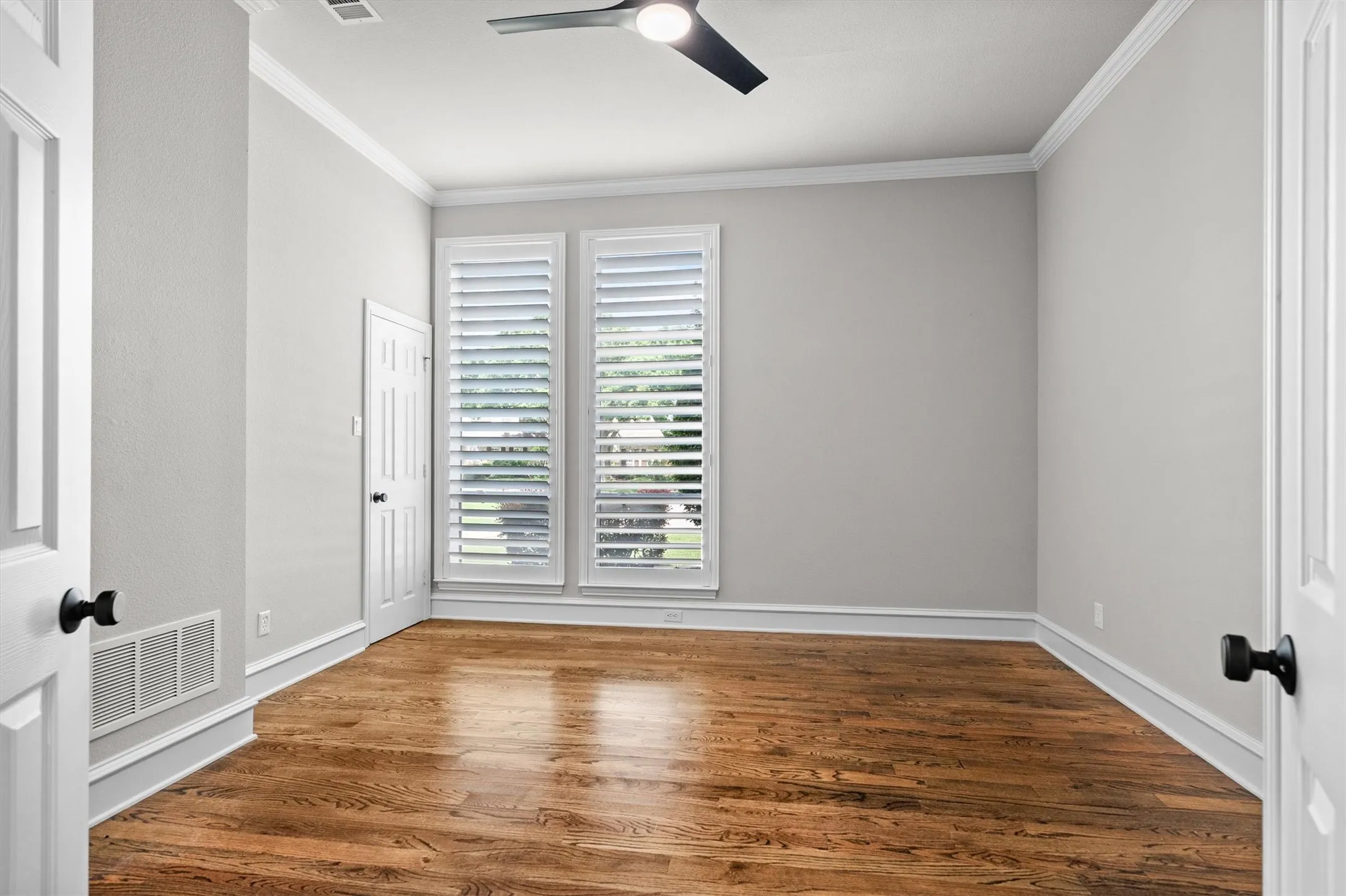 Single Family Residence For Rent in Tarrant County , 703 Verdun Court, Southlake, Texas 76092, 5 Bedroom, 5 Bathroom, 3 Garage spaces, 4,192 Sqft, built in 1997, mls#21295560, Real Estate Agent in Southlake, Homes For Rent in Tarrant county, Homes For Rent in Southlake, Realtor in Southlake Texas, Real Estate Brokerage Independent Realty Texas, Luminita Cordes Realtor