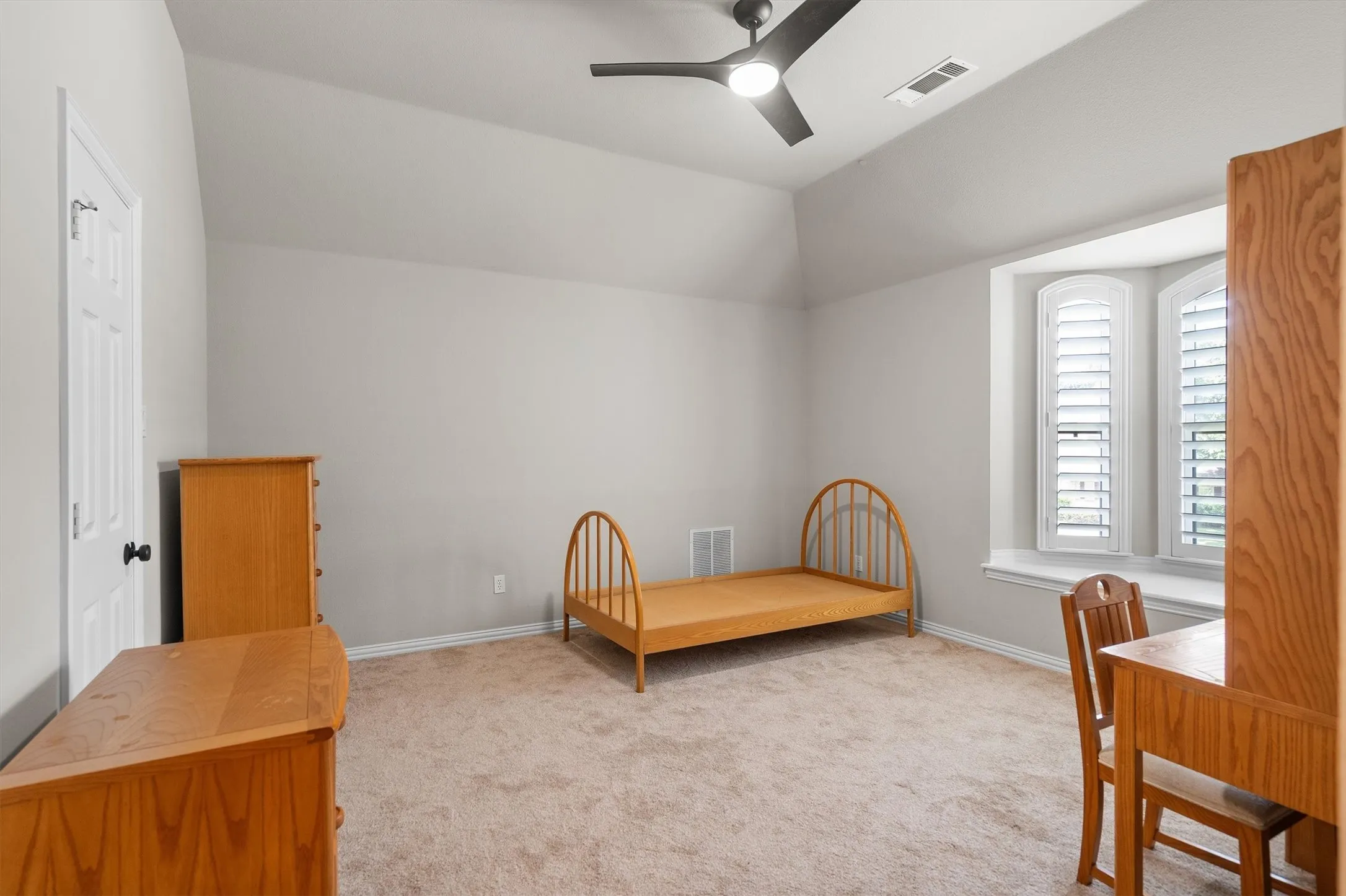 Single Family Residence For Rent in Tarrant County , 703 Verdun Court, Southlake, Texas 76092, 5 Bedroom, 5 Bathroom, 3 Garage spaces, 4,192 Sqft, built in 1997, mls#21295560, Real Estate Agent in Southlake, Homes For Rent in Tarrant county, Homes For Rent in Southlake, Realtor in Southlake Texas, Real Estate Brokerage Independent Realty Texas, Luminita Cordes Realtor