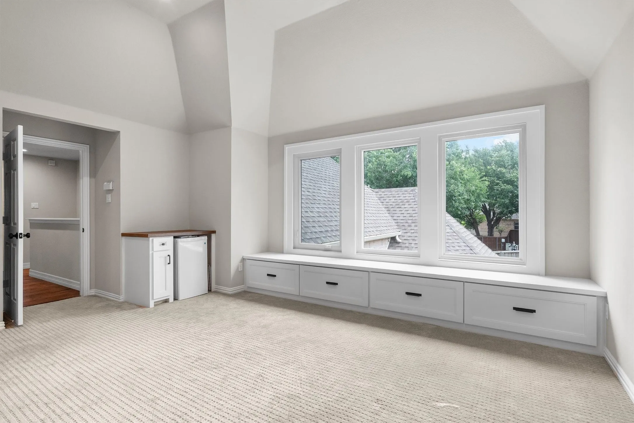 Single Family Residence For Rent in Tarrant County , 703 Verdun Court, Southlake, Texas 76092, 5 Bedroom, 5 Bathroom, 3 Garage spaces, 4,192 Sqft, built in 1997, mls#21295560, Real Estate Agent in Southlake, Homes For Rent in Tarrant county, Homes For Rent in Southlake, Realtor in Southlake Texas, Real Estate Brokerage Independent Realty Texas, Luminita Cordes Realtor