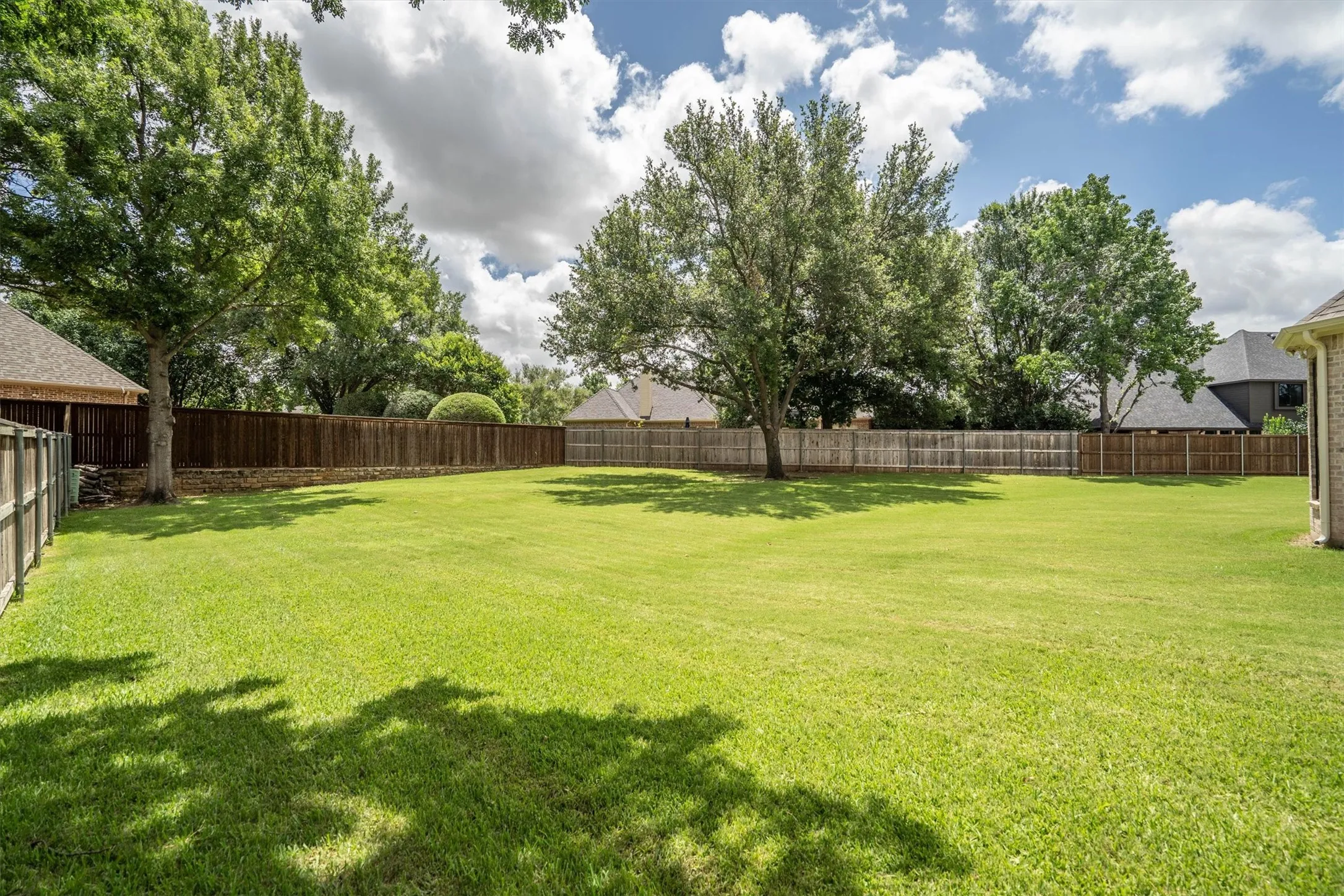 Single Family Residence For Rent in Tarrant County , 703 Verdun Court, Southlake, Texas 76092, 5 Bedroom, 5 Bathroom, 3 Garage spaces, 4,192 Sqft, built in 1997, mls#21295560, Real Estate Agent in Southlake, Homes For Rent in Tarrant county, Homes For Rent in Southlake, Realtor in Southlake Texas, Real Estate Brokerage Independent Realty Texas, Luminita Cordes Realtor