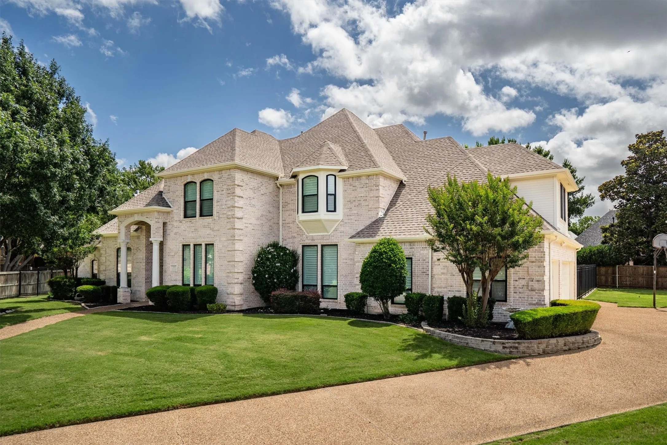 Single Family Residence For Rent in Tarrant County , 703 Verdun Court, Southlake, Texas 76092, 5 Bedroom, 5 Bathroom, 3 Garage spaces, 4,192 Sqft, built in 1997, mls#21295560, Real Estate Agent in Southlake, Homes For Rent in Tarrant county, Homes For Rent in Southlake, Realtor in Southlake Texas, Real Estate Brokerage Independent Realty Texas, Luminita Cordes Realtor