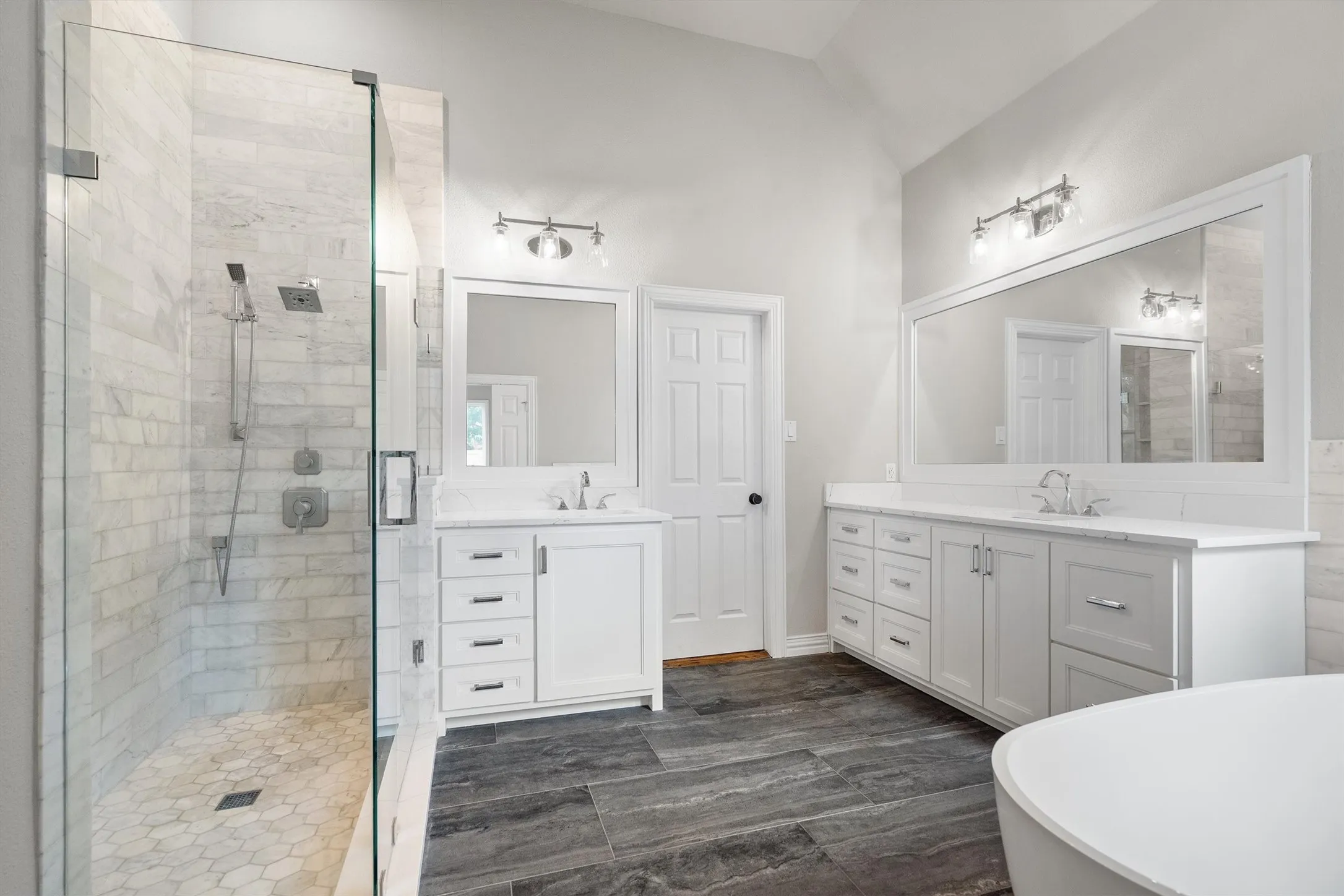 Single Family Residence For Rent in Tarrant County , 703 Verdun Court, Southlake, Texas 76092, 5 Bedroom, 5 Bathroom, 3 Garage spaces, 4,192 Sqft, built in 1997, mls#21295560, Real Estate Agent in Southlake, Homes For Rent in Tarrant county, Homes For Rent in Southlake, Realtor in Southlake Texas, Real Estate Brokerage Independent Realty Texas, Luminita Cordes Realtor