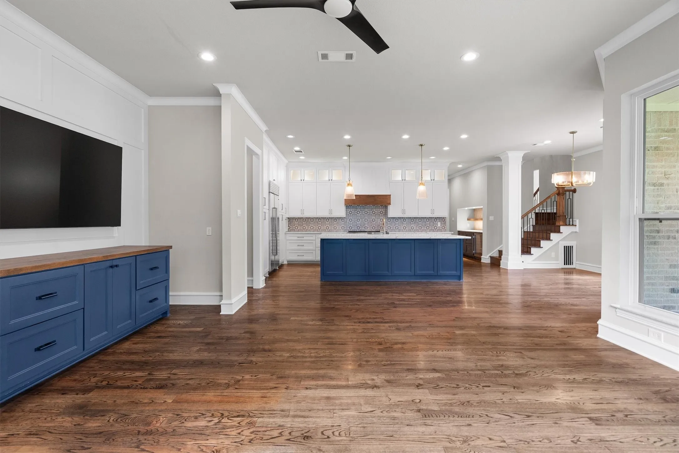 Single Family Residence For Rent in Tarrant County , 703 Verdun Court, Southlake, Texas 76092, 5 Bedroom, 5 Bathroom, 3 Garage spaces, 4,192 Sqft, built in 1997, mls#21295560, Real Estate Agent in Southlake, Homes For Rent in Tarrant county, Homes For Rent in Southlake, Realtor in Southlake Texas, Real Estate Brokerage Independent Realty Texas, Luminita Cordes Realtor