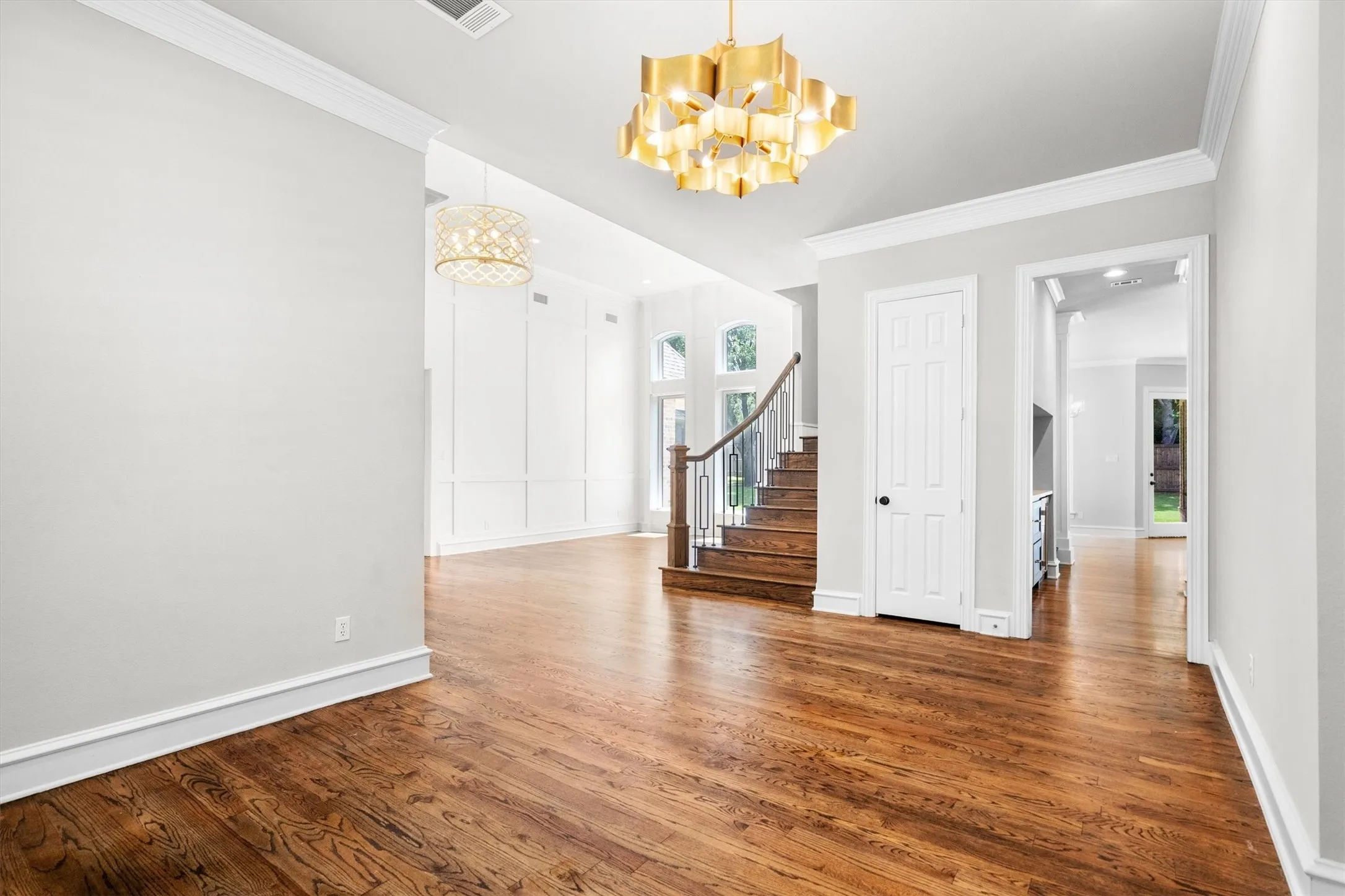 Single Family Residence For Rent in Tarrant County , 703 Verdun Court, Southlake, Texas 76092, 5 Bedroom, 5 Bathroom, 3 Garage spaces, 4,192 Sqft, built in 1997, mls#21295560, Real Estate Agent in Southlake, Homes For Rent in Tarrant county, Homes For Rent in Southlake, Realtor in Southlake Texas, Real Estate Brokerage Independent Realty Texas, Luminita Cordes Realtor