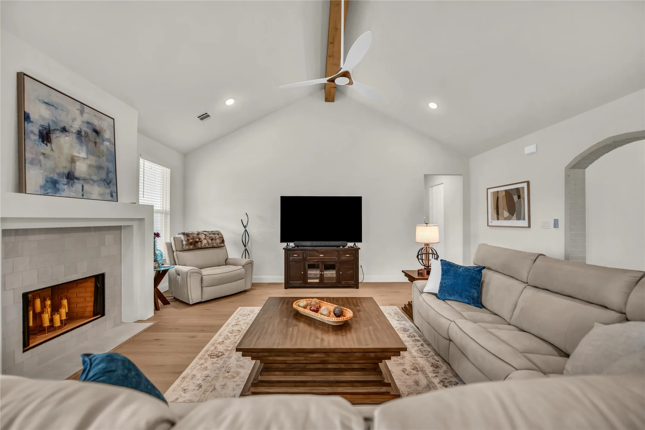 Single Family Residence For Sale in Parker County , 105 W Furlong, Willow Park, Texas 76087, 3 Bedroom, 2 Bathroom, 2 Garage spaces, 2,262 Sqft, built in 2025, mls#21297517, Real Estate Agent in Willow Park, Homes For Sale in Parker county, Homes For Sale in Willow Park, Realtor in Willow Park Texas, Real Estate Brokerage Independent Realty Texas, Luminita Cordes Realtor
