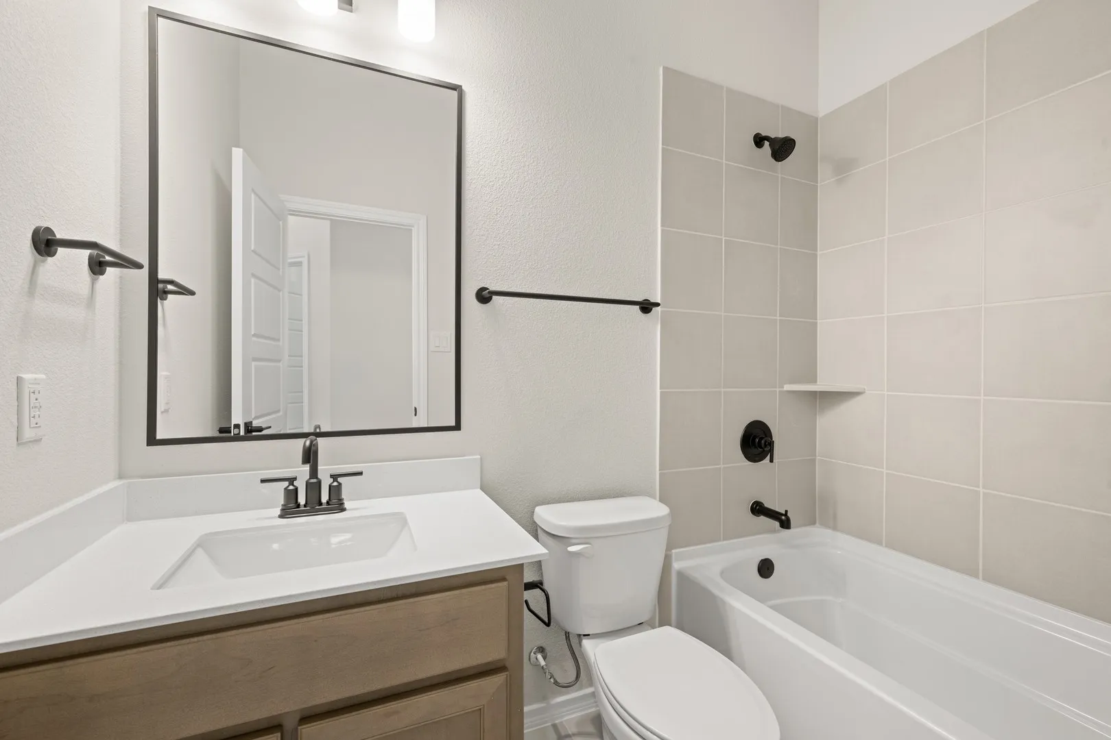 DFW-Hunters Ridge -Concept 1991-1000 Birchwood Drive-Bathroom-Risewell Homes-1