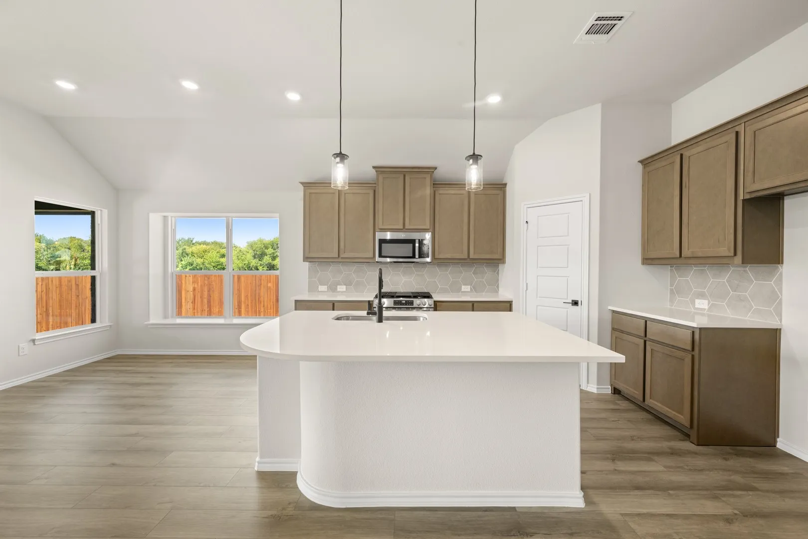 DFW-Hunters Ridge -Concept 1991-1000 Birchwood Drive-Kitchen-Risewell Homes-1