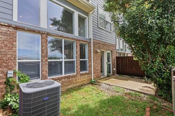 Townhouse For Sale in Collin County , 3029 Rolling Meadow Drive, Plano, Texas 75025, 2 Bedroom, 3 Bathroom, 2 Garage spaces, 1,535 Sqft, built in 2000, Price $309,500, mls#21299589, Real Estate Agent in Plano, Homes For Sale in Collin county, Homes For Sale in Plano, Realtor in Plano Texas, Real Estate Brokerage Independent Realty Texas, Luminita Cordes Realtor