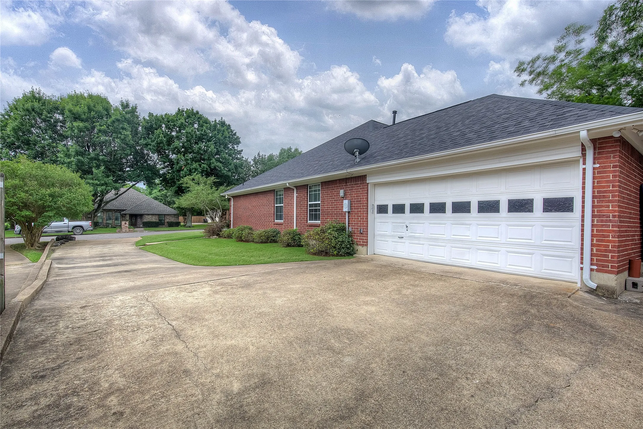 Attached 2 car garage