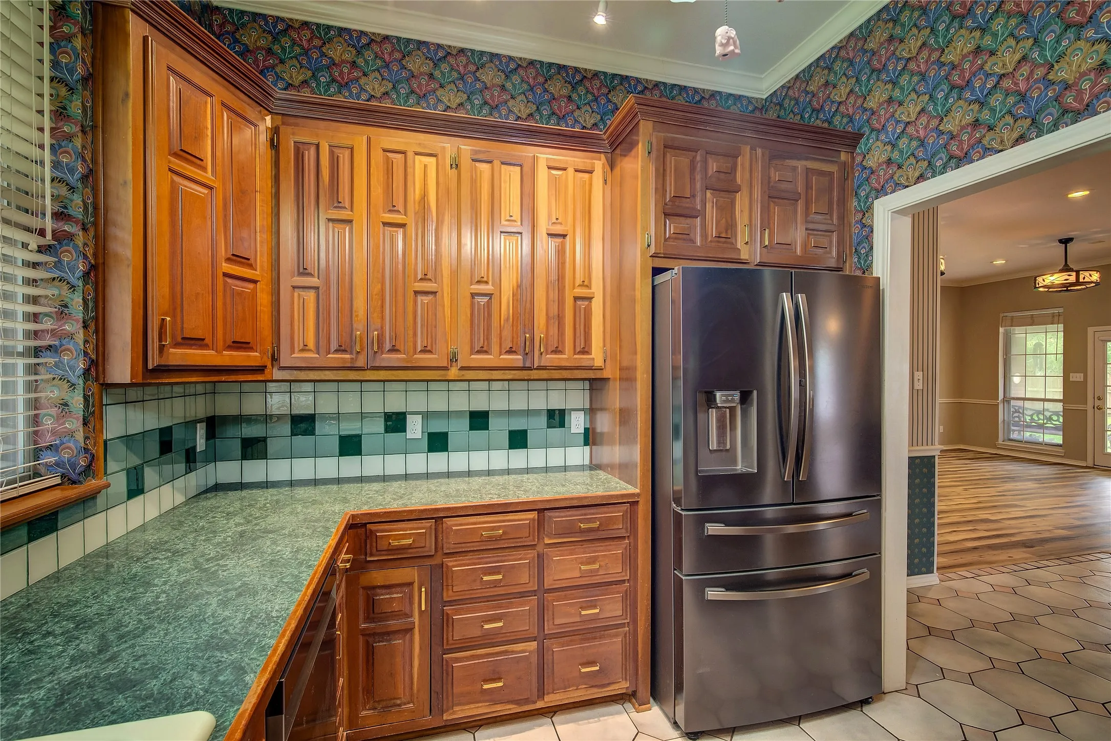 Single Family Residence For Sale in Hunt County , 900 River Oaks Drive, Greenville, Texas 75402, 3 Bedroom, 2 Bathroom, 5 Garage spaces, 1,990 Sqft, built in 1992, mls#21297156, Real Estate Agent in Greenville, Homes For Sale in Hunt county, Homes For Sale in Greenville, Realtor in Greenville Texas, Real Estate Brokerage Independent Realty Texas, Luminita Cordes Realtor