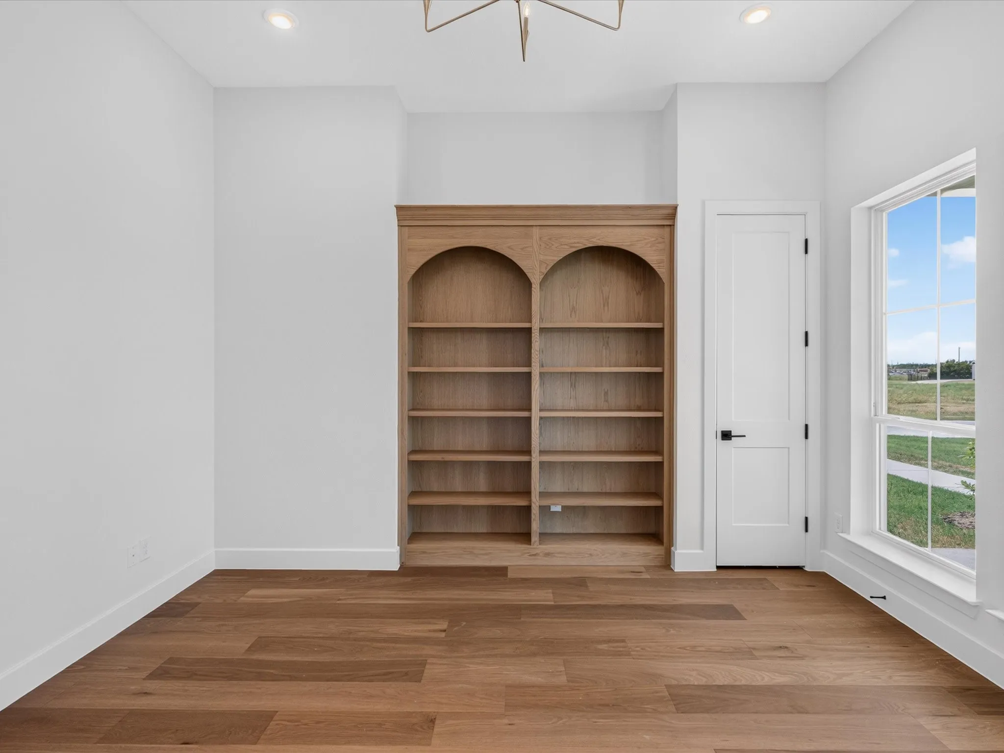Single Family Residence For Sale in Collin County , 704 Cambridge Court, Nevada, Texas 75173, 4 Bedroom, 5 Bathroom, 3 Garage spaces, 4,722 Sqft, built in 2025, mls#21299300, Real Estate Agent in Nevada, Homes For Sale in Collin county, Homes For Sale in Nevada, Realtor in Nevada Texas, Real Estate Brokerage Independent Realty Texas, Luminita Cordes Realtor