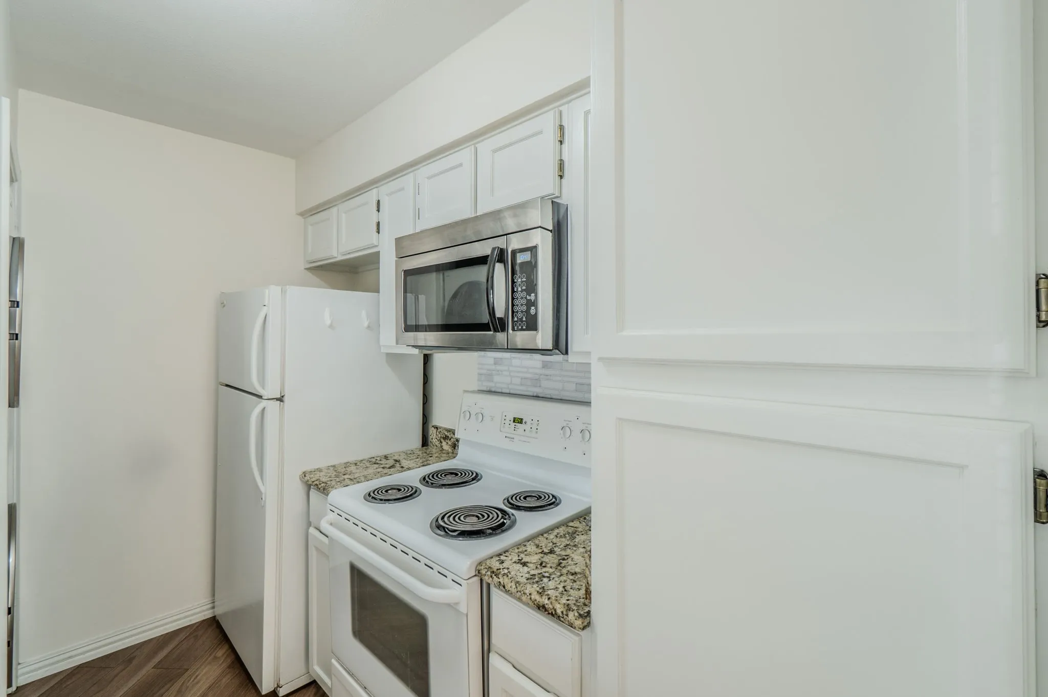 Condominium For Sale in Dallas County , 5616 Preston Oaks Road 508, Dallas, Texas 75254, 2 Bedroom, 2 Bathroom, 1 Garage spaces, 1,046 Sqft, built in 1981, mls#21291781, Real Estate Agent in Dallas, Homes For Sale in Dallas county, Homes For Sale in Dallas, Realtor in Dallas Texas, Real Estate Brokerage Independent Realty Texas, Luminita Cordes Realtor