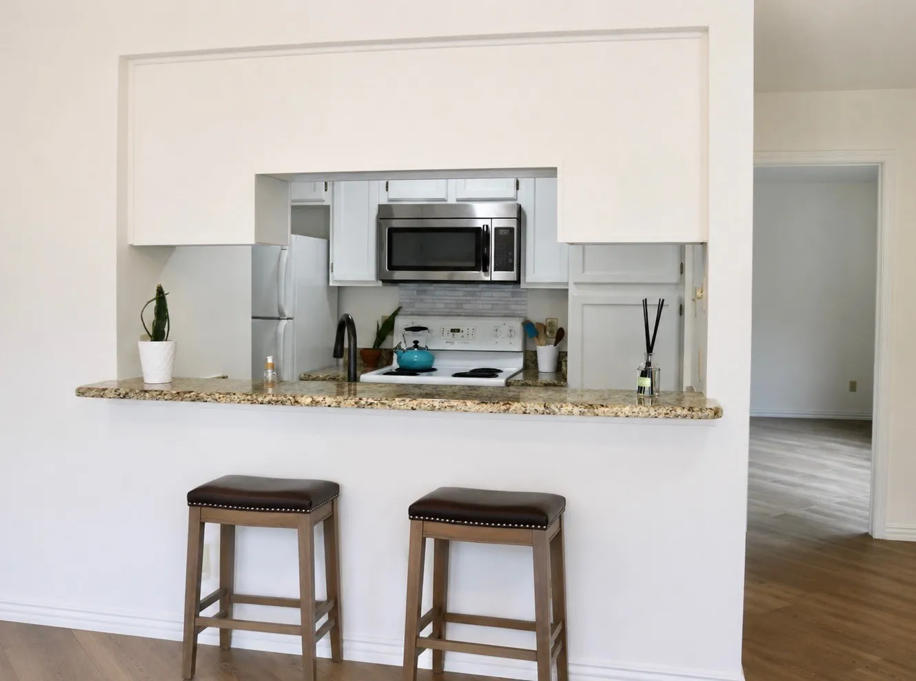 Breakfast bar