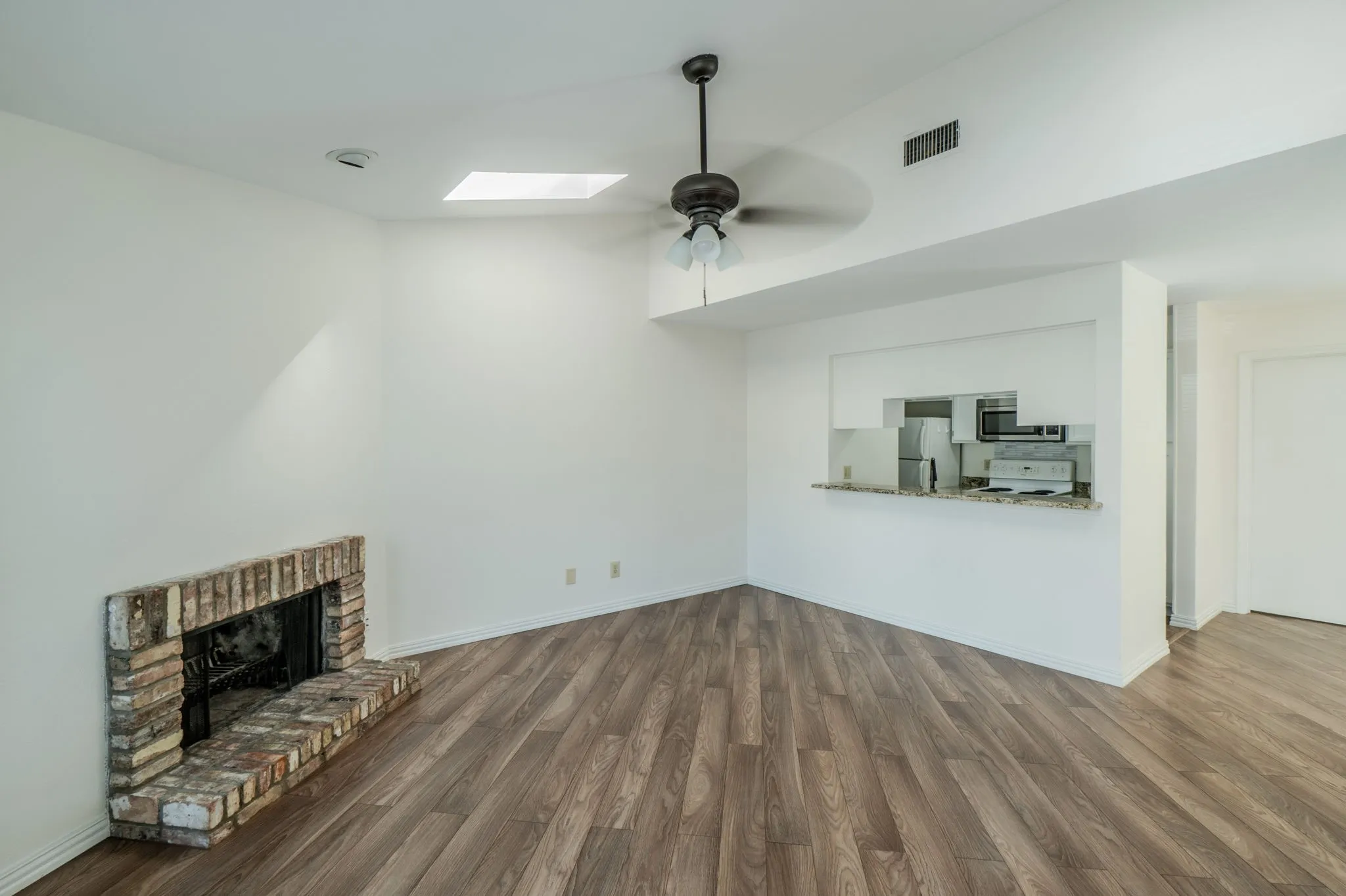 Condominium For Sale in Dallas County , 5616 Preston Oaks Road 508, Dallas, Texas 75254, 2 Bedroom, 2 Bathroom, 1 Garage spaces, 1,046 Sqft, built in 1981, mls#21291781, Real Estate Agent in Dallas, Homes For Sale in Dallas county, Homes For Sale in Dallas, Realtor in Dallas Texas, Real Estate Brokerage Independent Realty Texas, Luminita Cordes Realtor