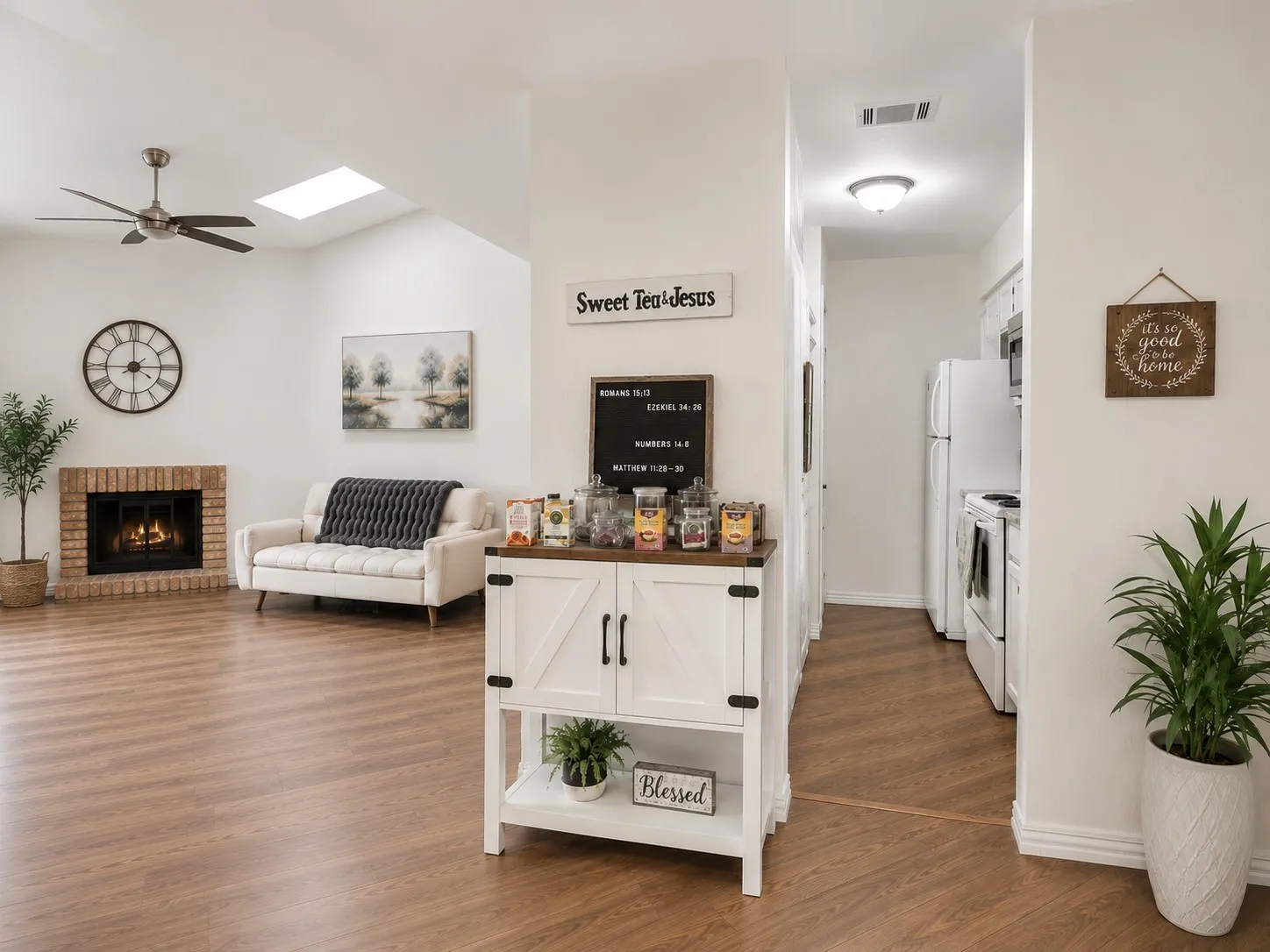 Condominium For Sale in Dallas County , 5616 Preston Oaks Road 508, Dallas, Texas 75254, 2 Bedroom, 2 Bathroom, 1 Garage spaces, 1,046 Sqft, built in 1981, mls#21291781, Real Estate Agent in Dallas, Homes For Sale in Dallas county, Homes For Sale in Dallas, Realtor in Dallas Texas, Real Estate Brokerage Independent Realty Texas, Luminita Cordes Realtor